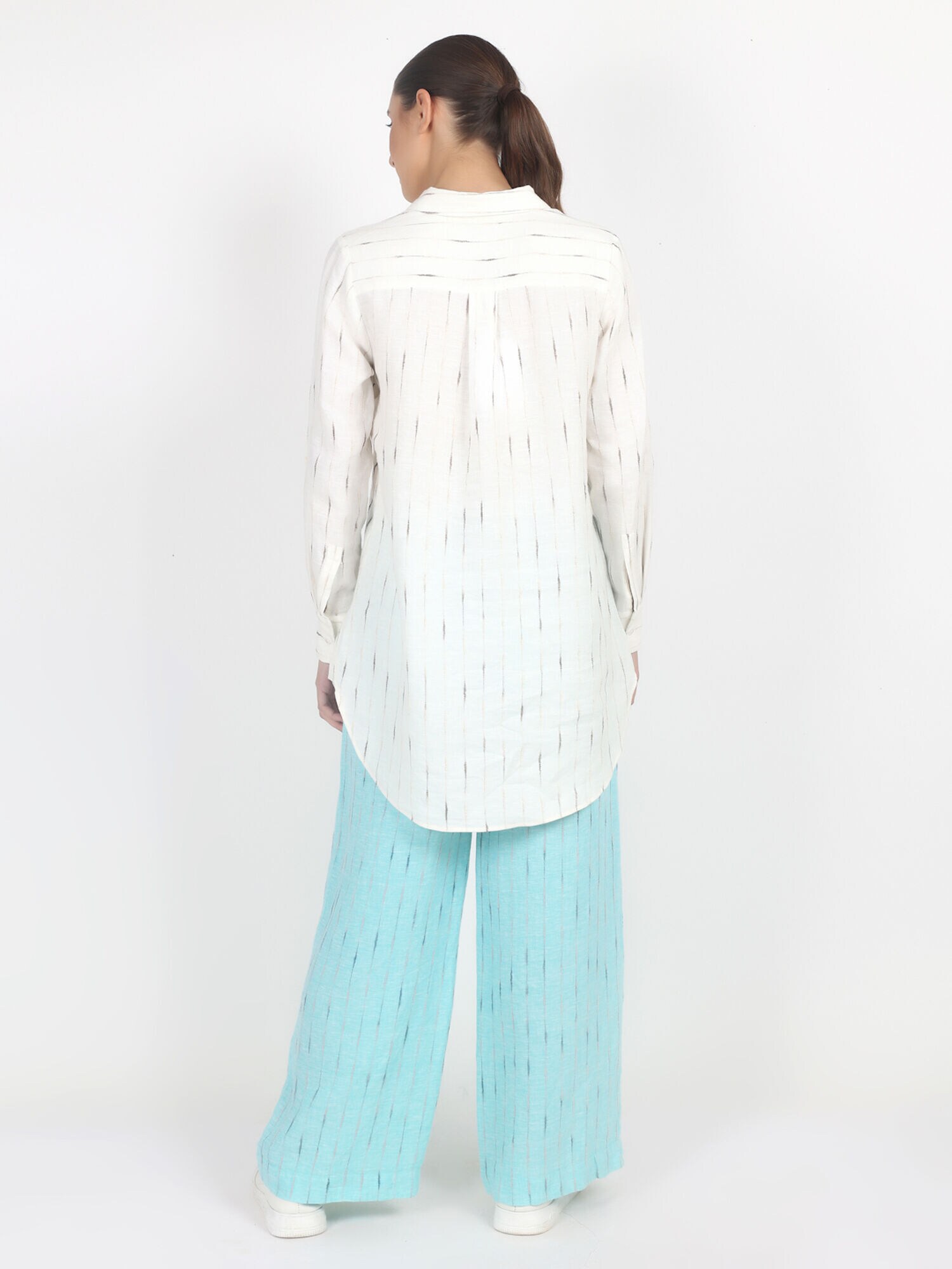 Thumbnail - Hemdbluse mit eingewebten Streifen