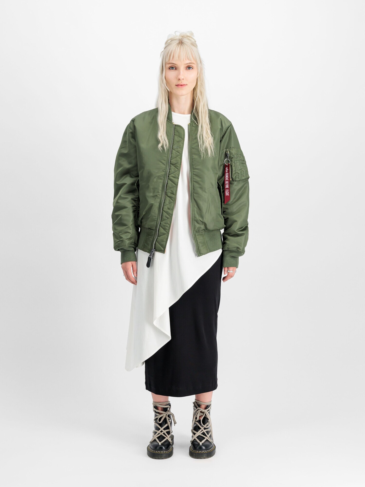 ALPHA INDUSTRIES Chaqueta de entretiempo 'MA-1 Heritage'  verde – imagen 4