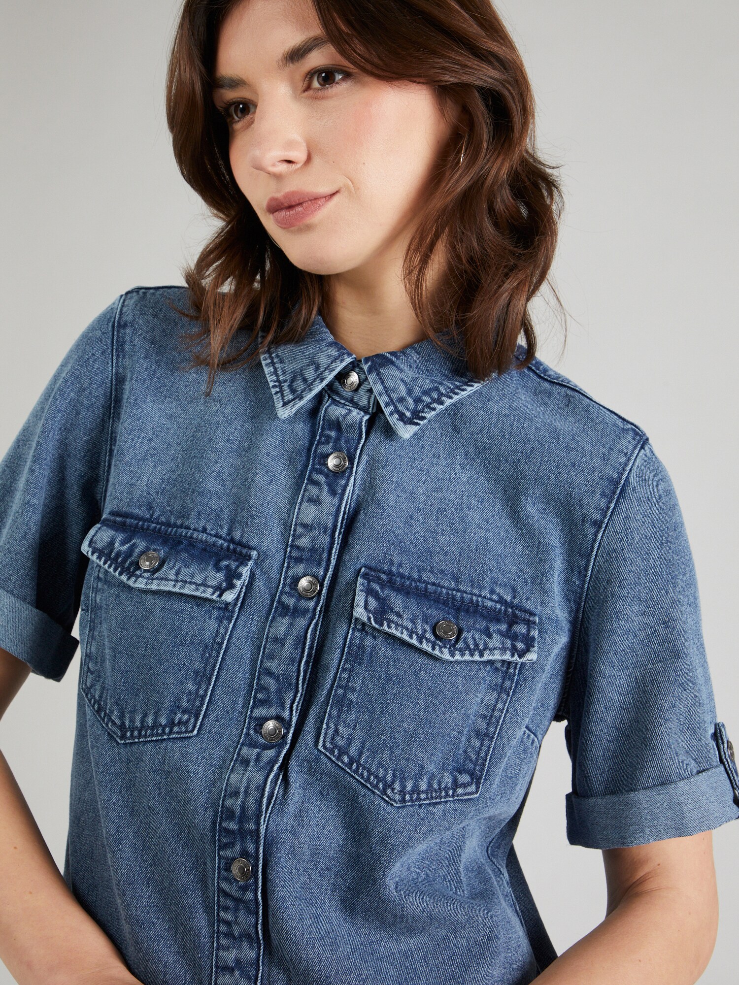 VERO MODA Košeľové šaty 'Jennie' modrá denim (obrázok 5)