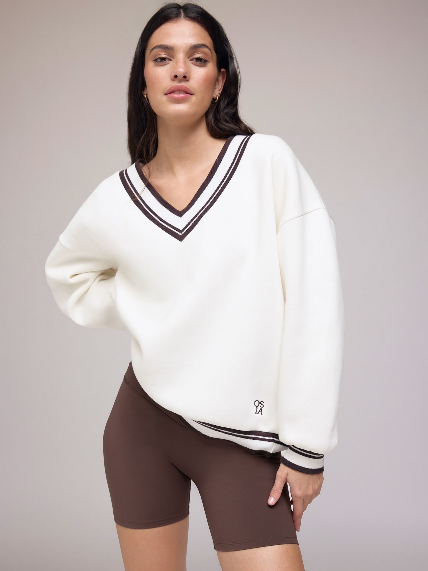 Osia Felpa marrone scuro / bianco