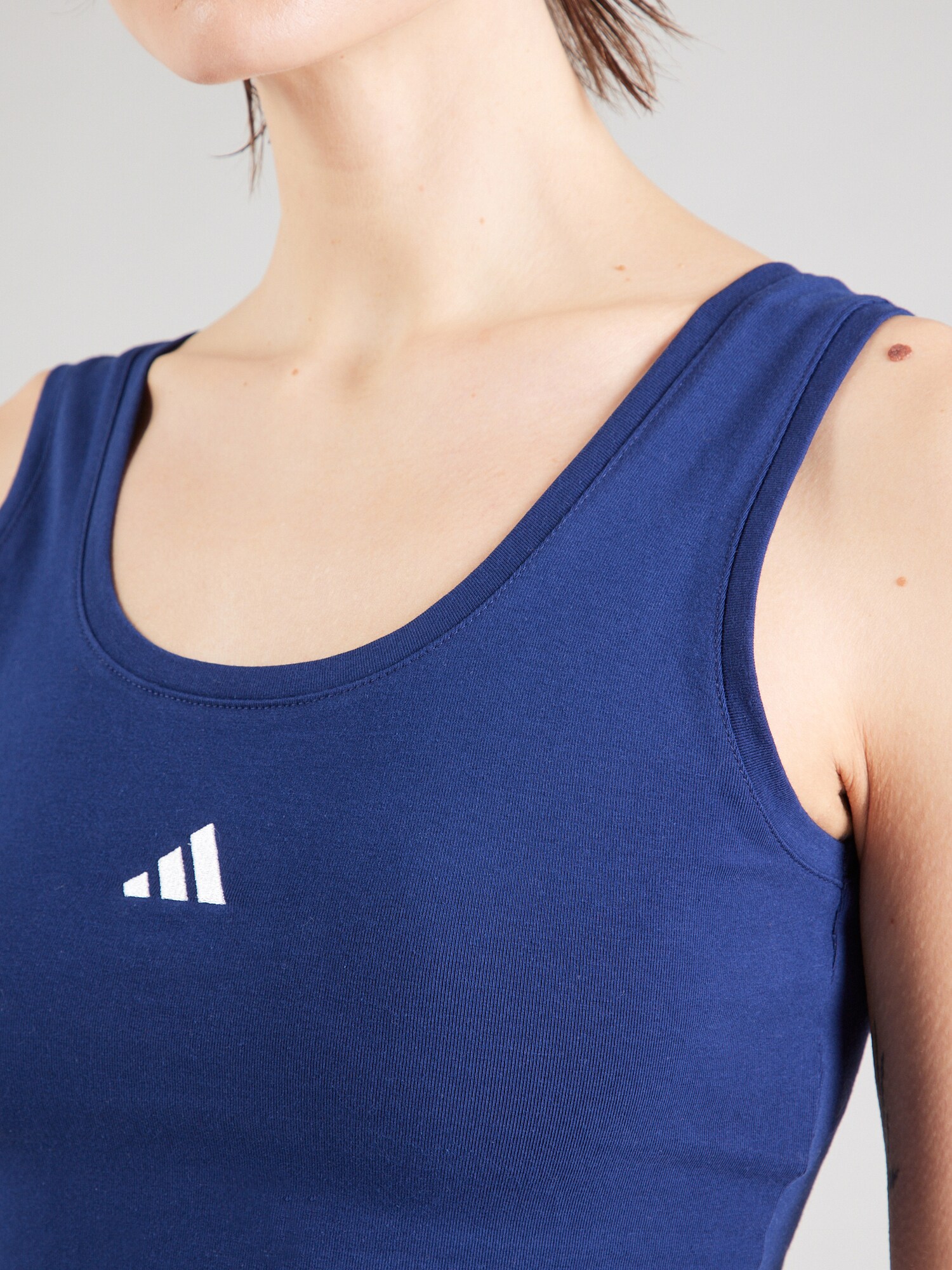 ADIDAS SPORTSWEAR Športový top 'Essentials' tmavomodrá / biela (obrázok 5)