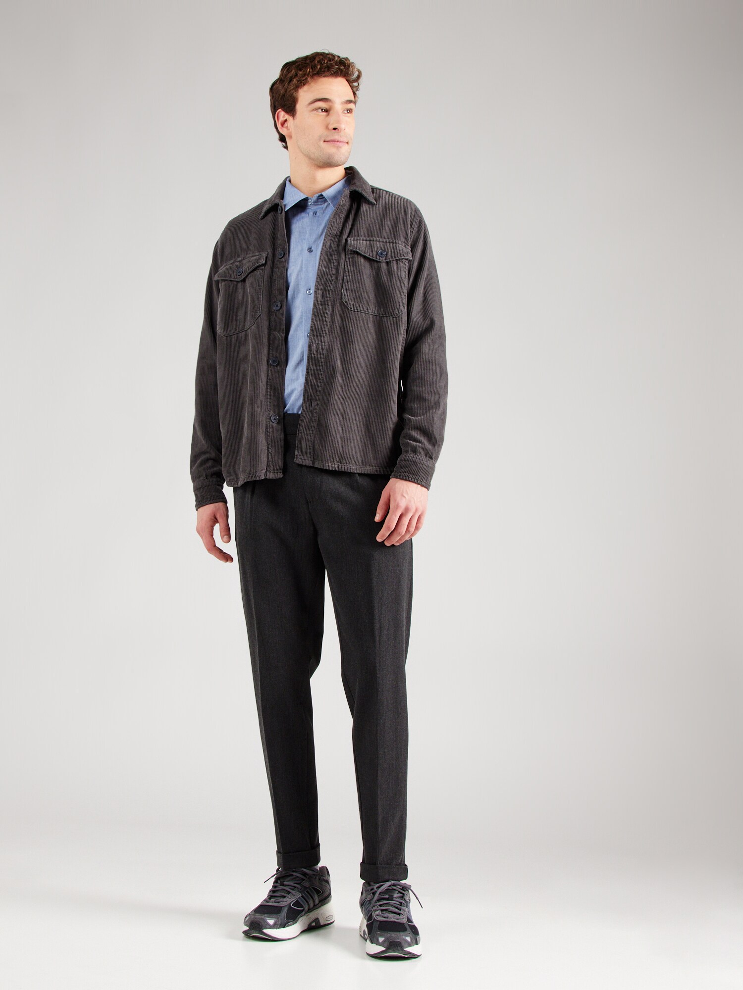 JACK & JONES Nohavice s pukmi 'JPSTACE JJDIEGO' antracitová (obrázok 4)