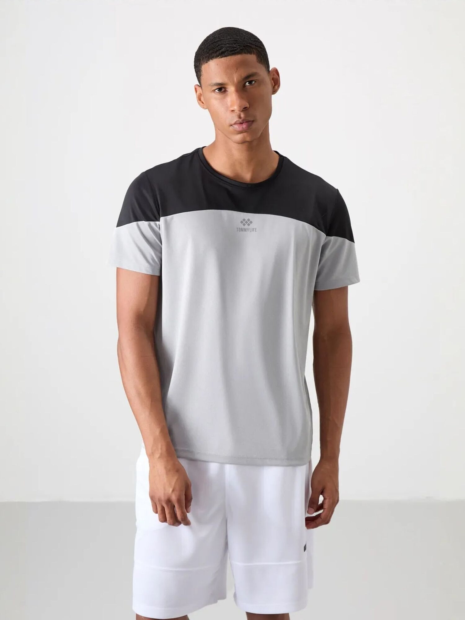 Tommy Life Majica 'T-Shirts' siva / crna