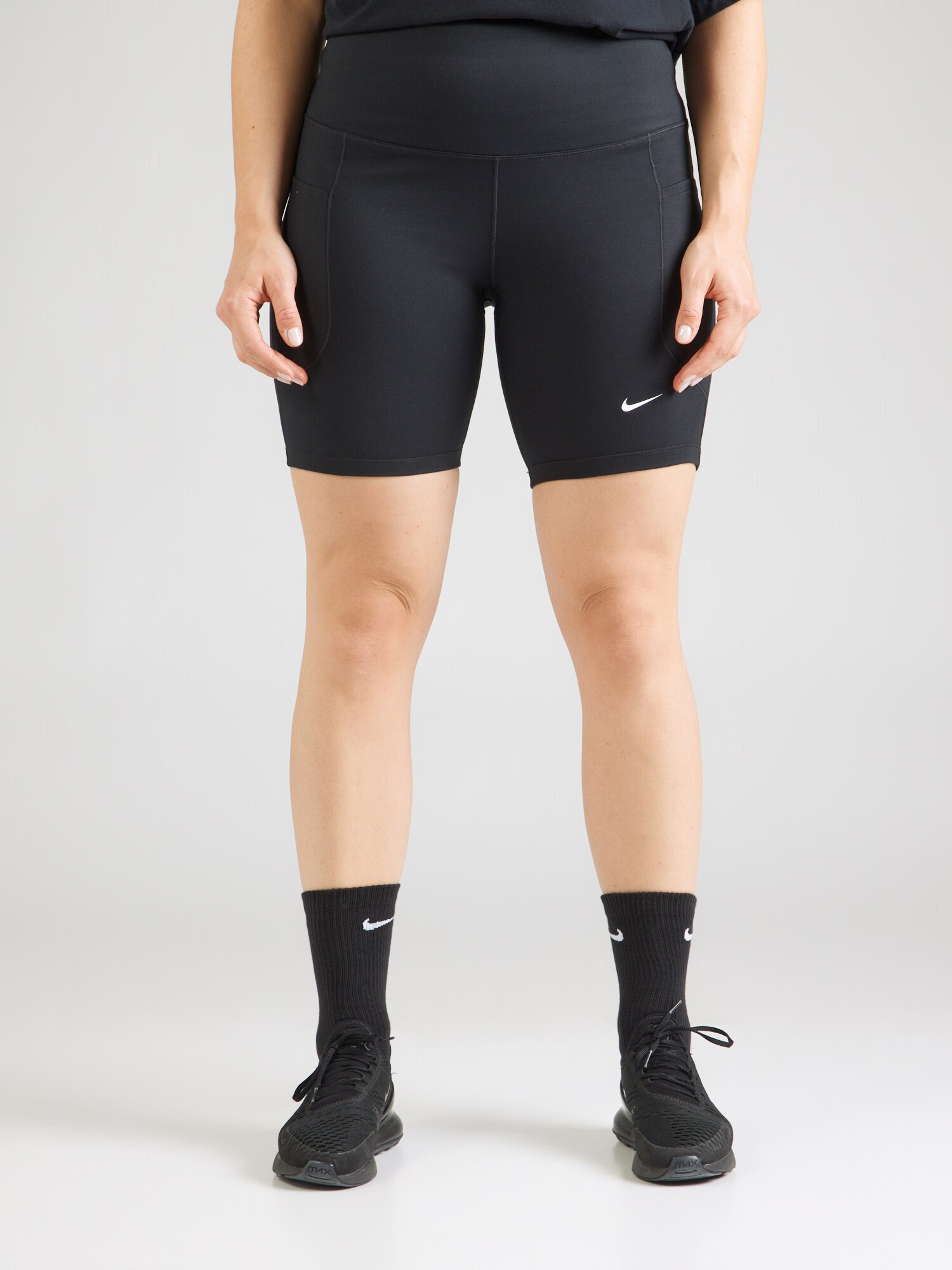 NIKE Pantalón deportivo 'ONE' negro – imagen 2