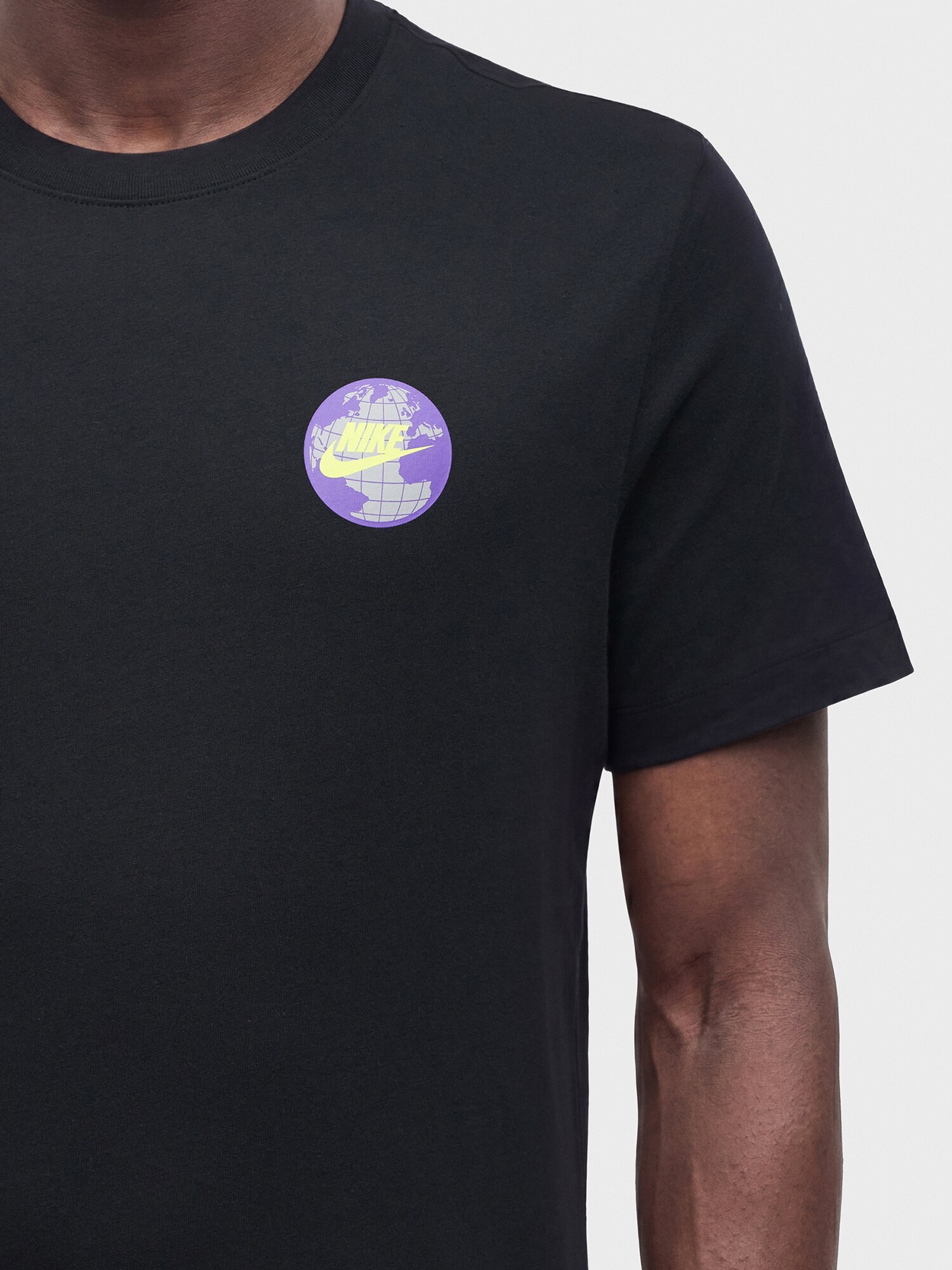 Nike Sportswear Camiseta 'GLOBE'  negro – imagen 3