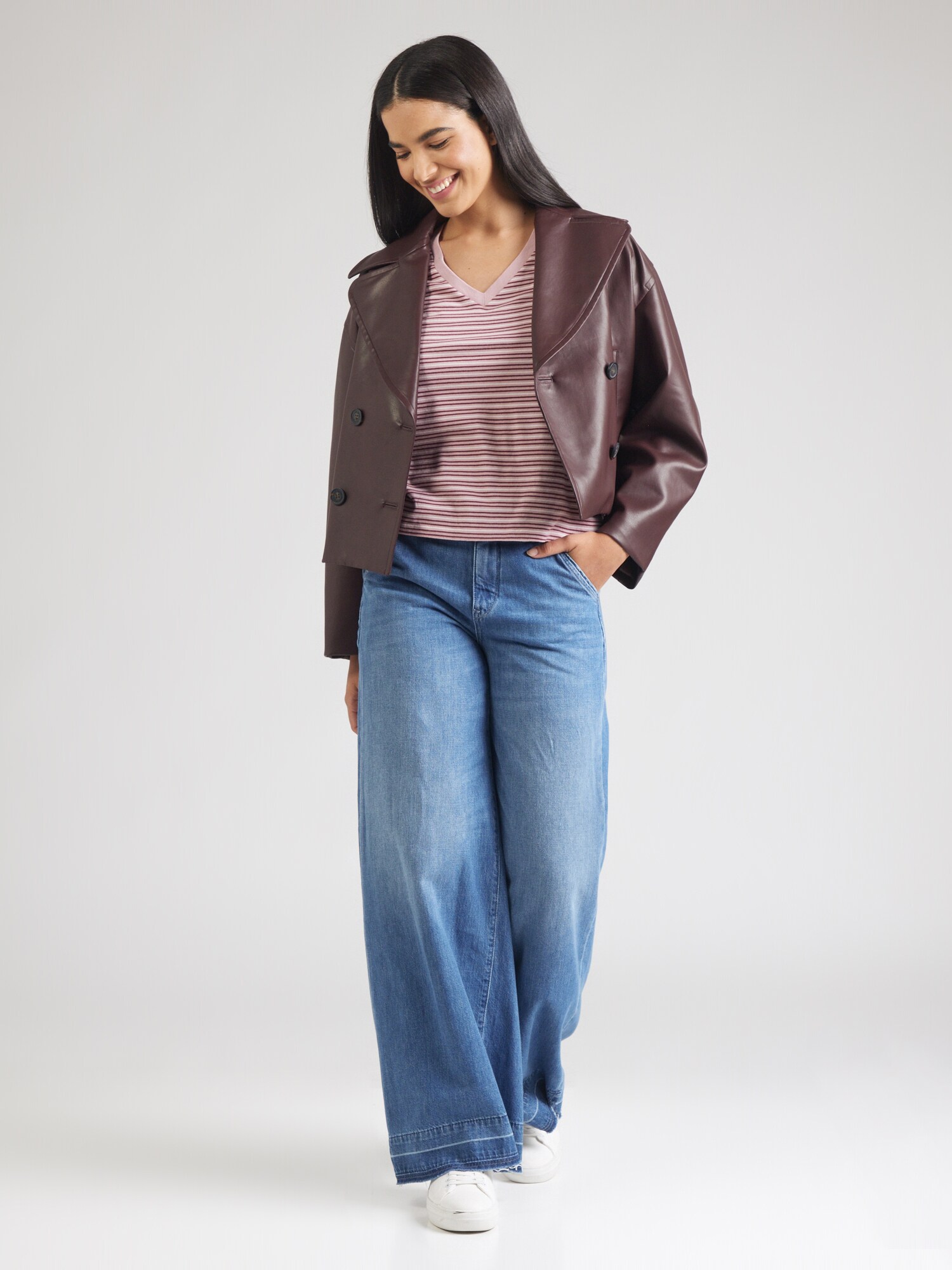 Thumbnail - LEVIS T-Shirt Perfect V-Neck Tee