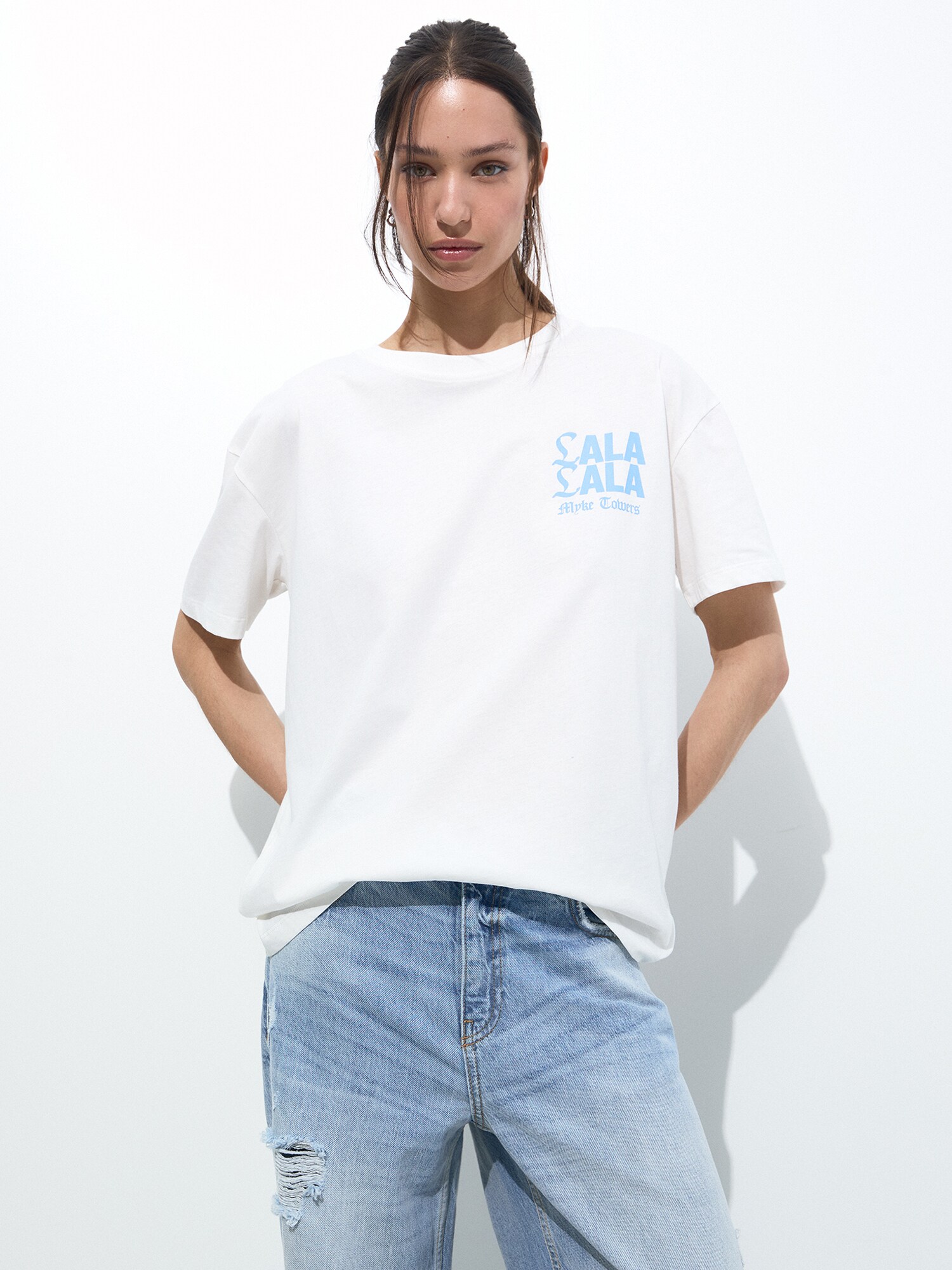 Pull&Bear Póló  világoskék / sötétszürke / fekete / fehér termék 2. képe