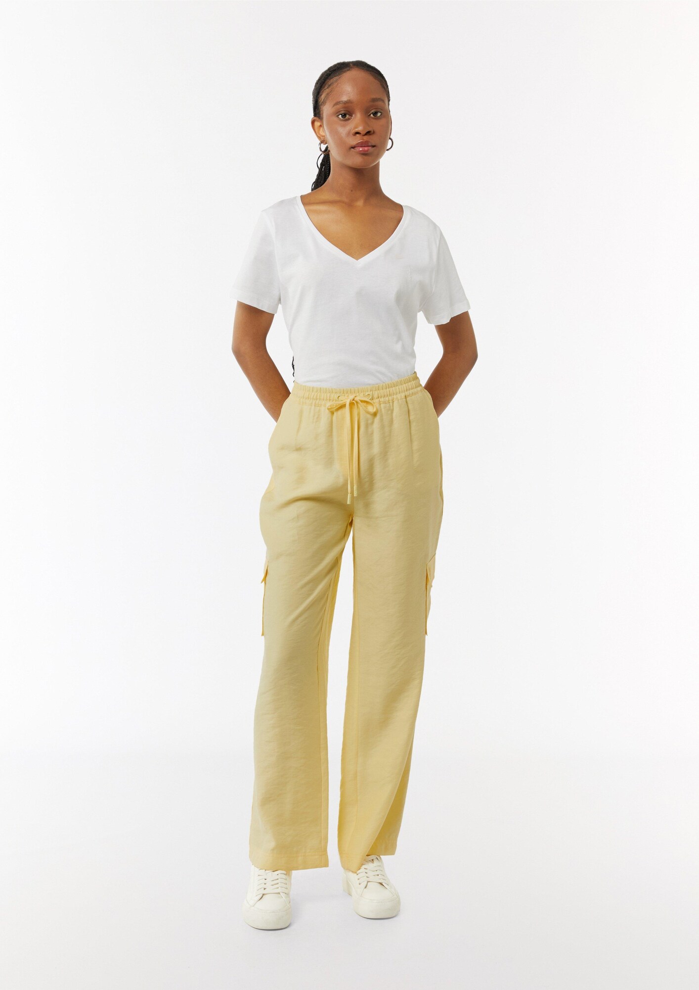 Thumbnail - comma casual identity Hose