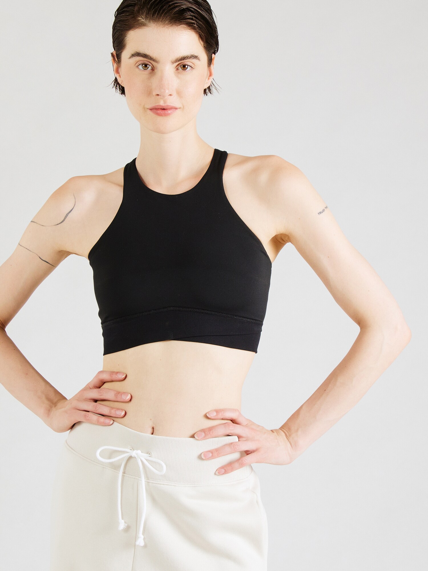 NIKE Sportmelltartók  fekete termék 2. képe