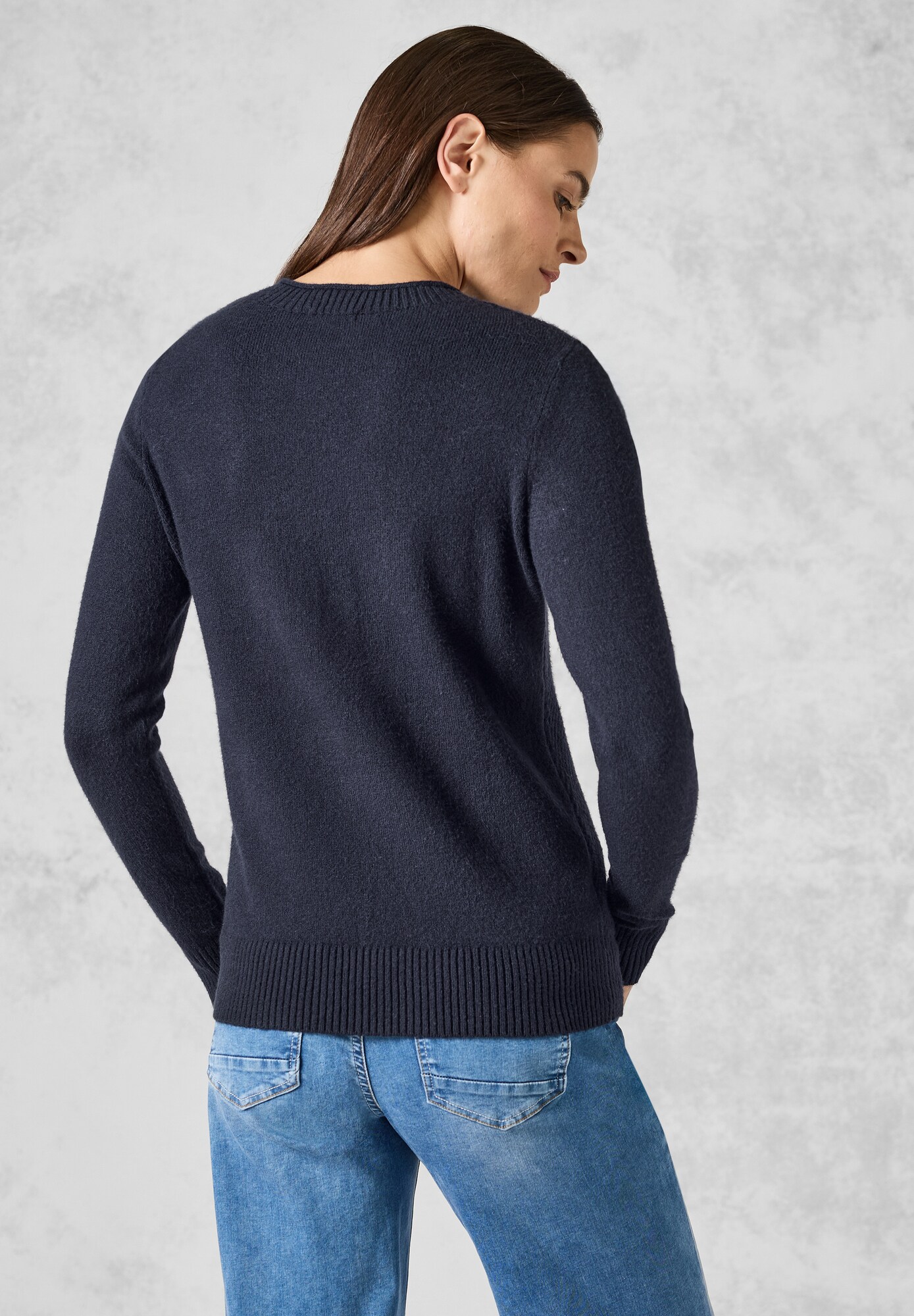 Thumbnail - Pullover