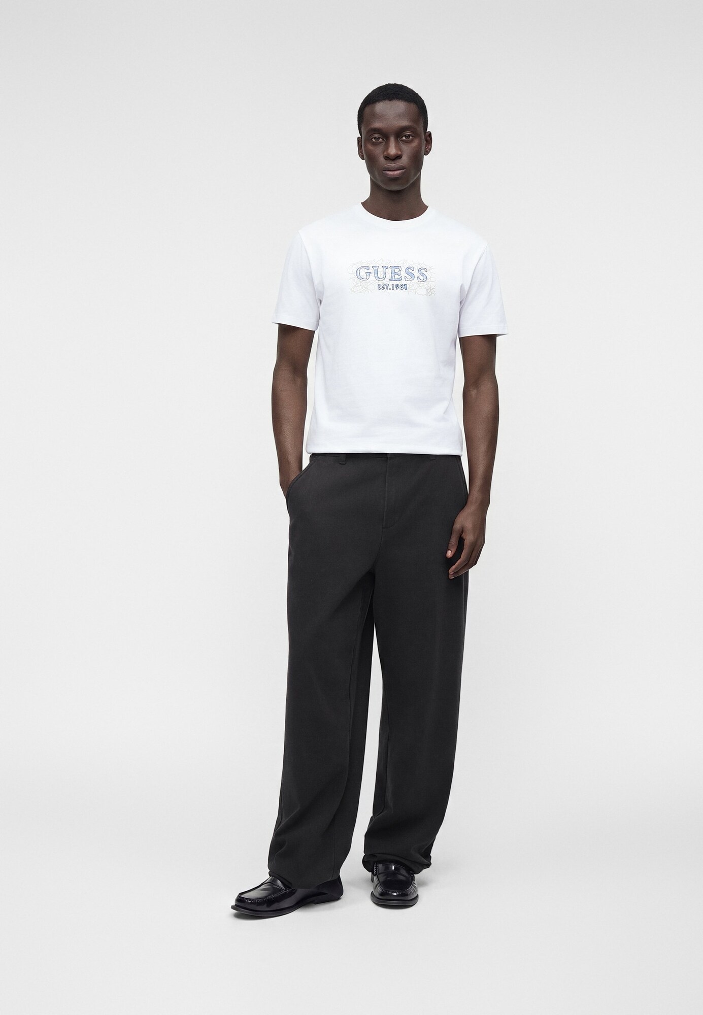 GUESS Camiseta azul / blanco – imagen 3