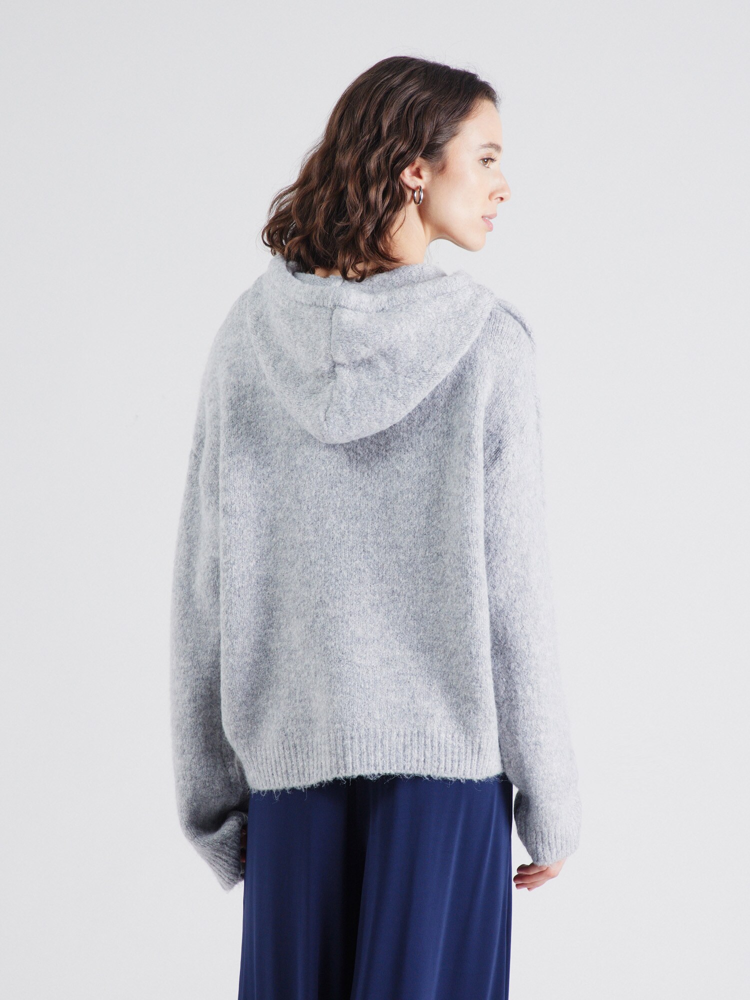 Thumbnail - Pullover