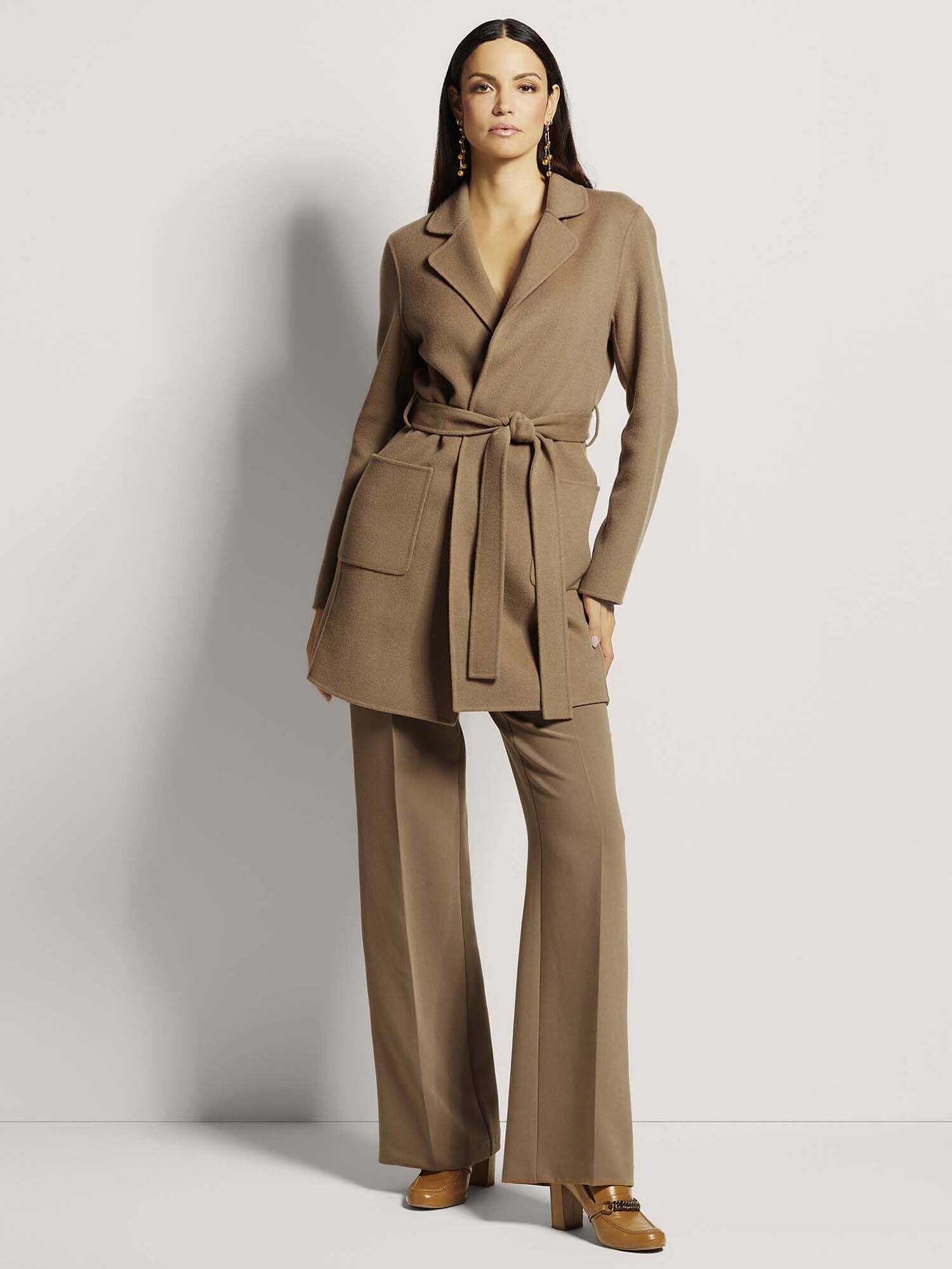 Thumbnail - MADELEINE Mantel