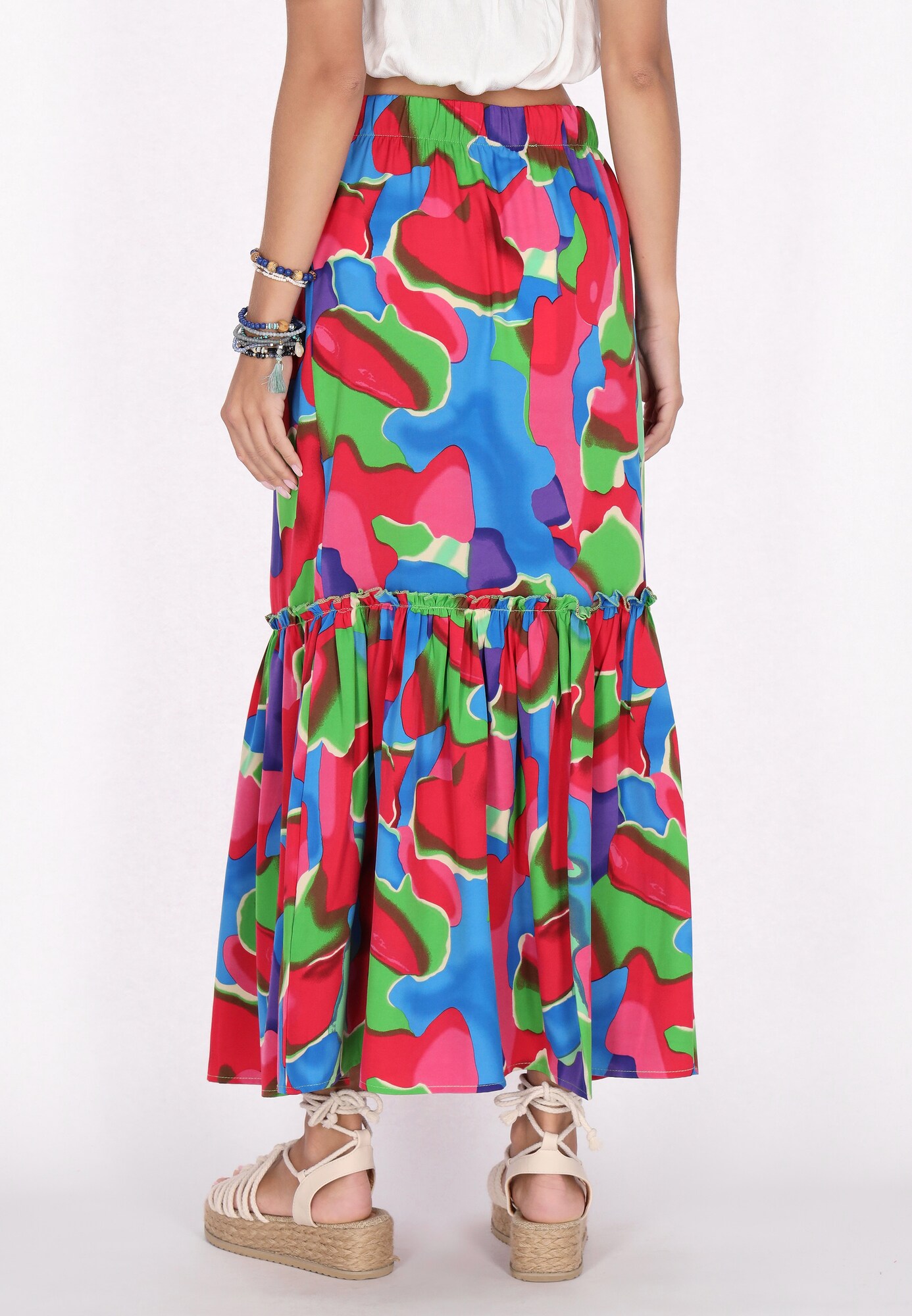 Thumbnail - IZIA Rock Fashion Look