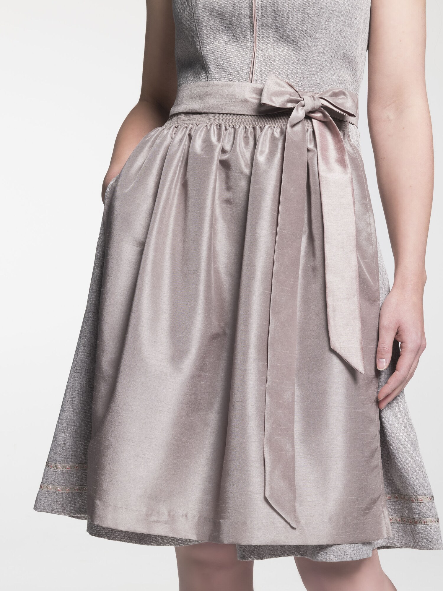 Thumbnail - Dirndl 'Diva'