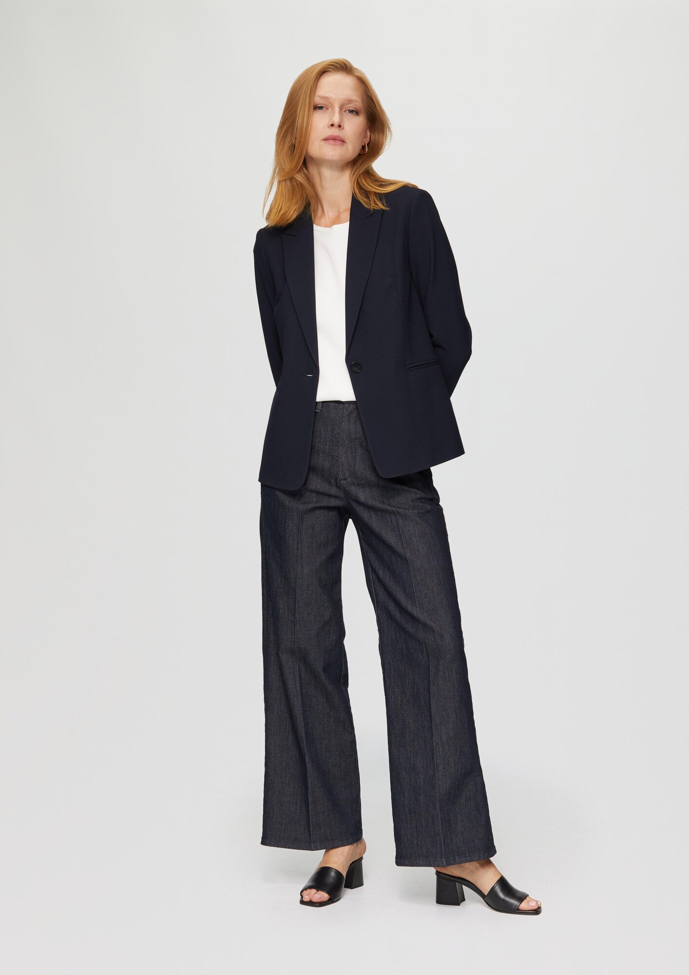 Thumbnail - Blazer