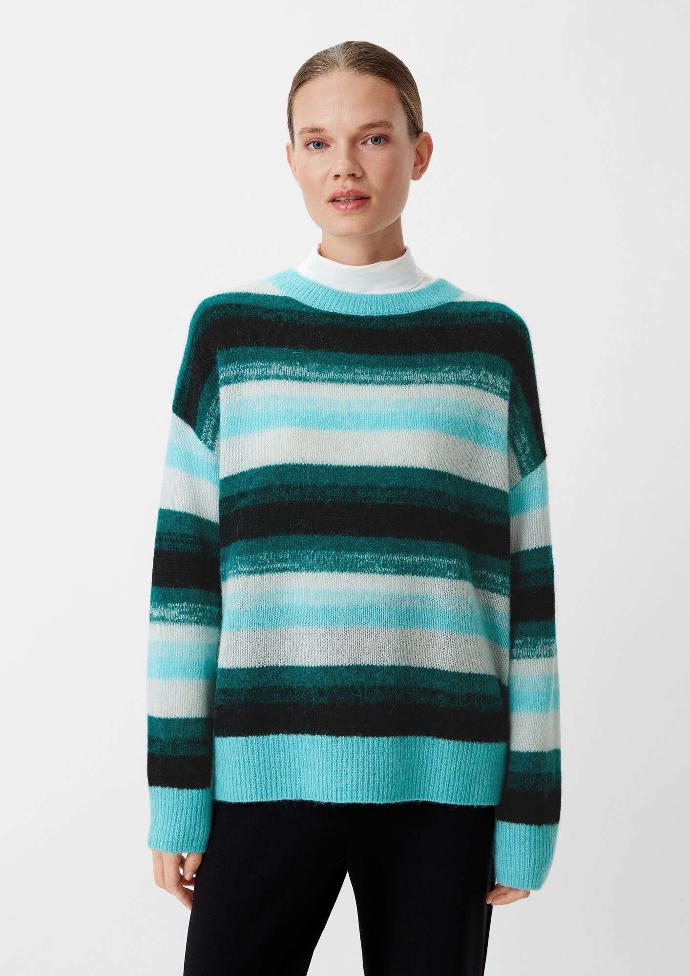 Thumbnail - comma casual identity Pullover