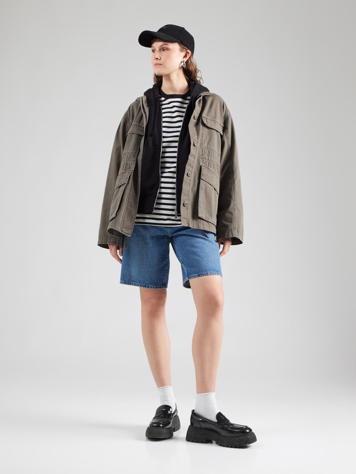 Thumbnail - Shorts 'Viktoria'