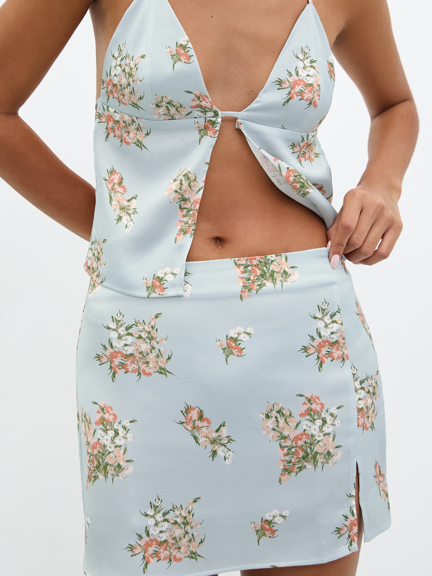 Pull&Bear Sukňa pastelovo modrá / zelená / koralová / biela (obrázok 5)