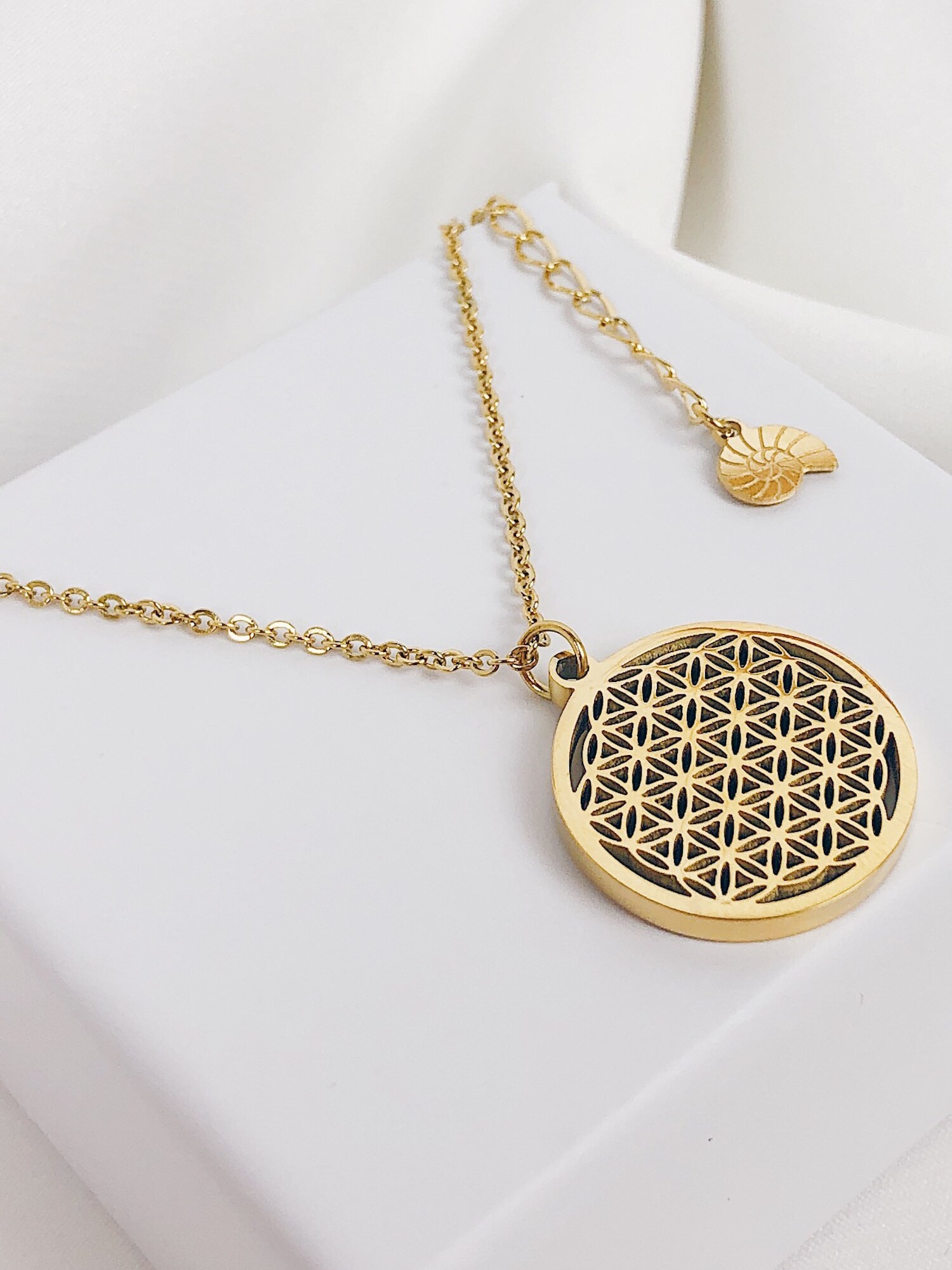 Thumbnail - Hey Happiness Kette Flower of Life