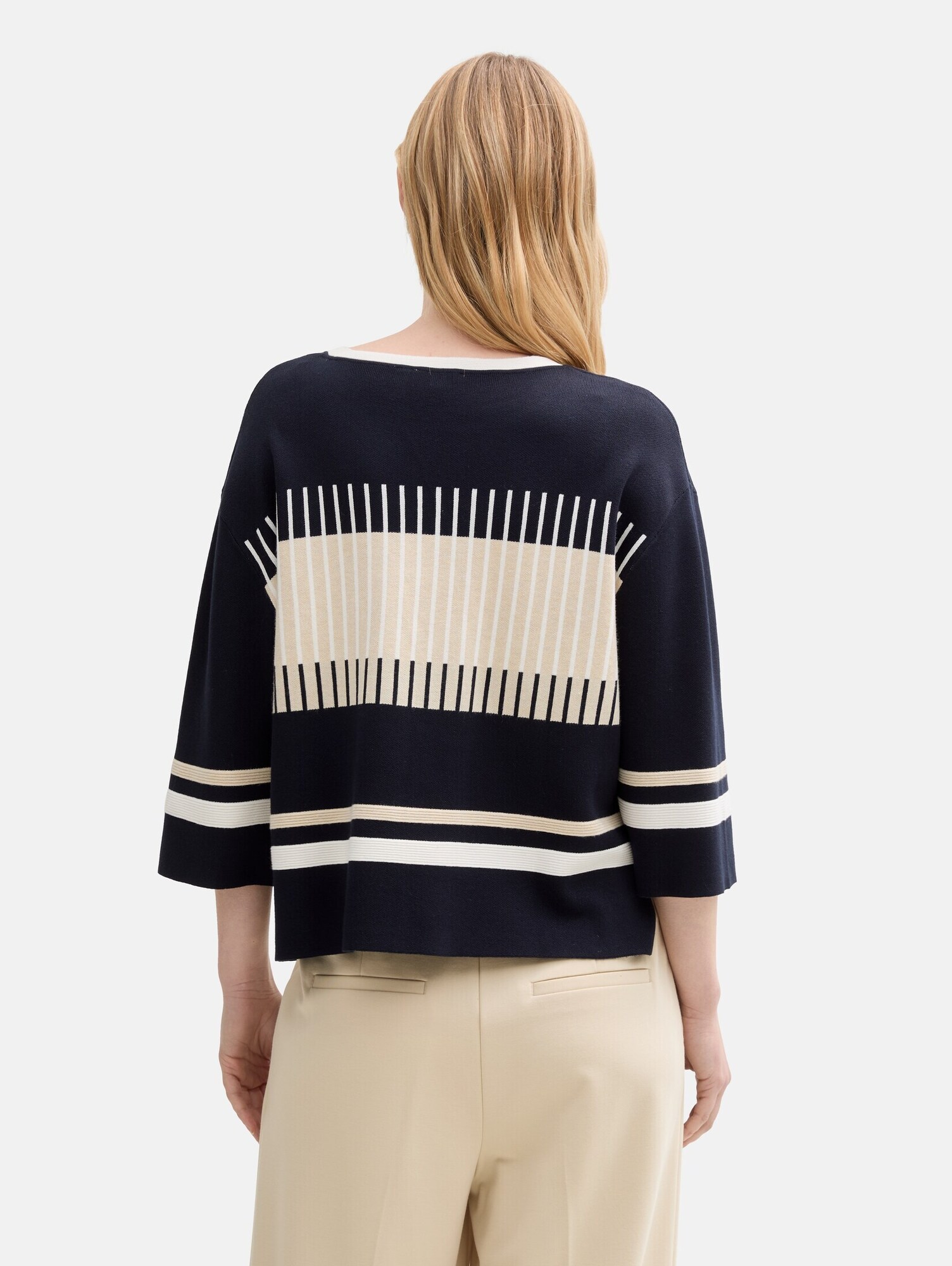 Thumbnail - Pullover