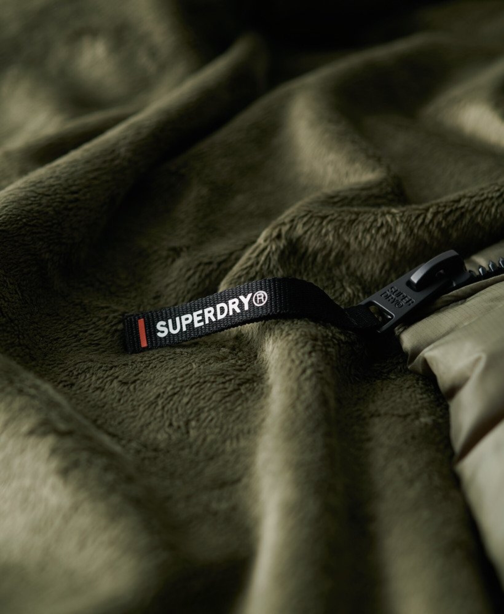 Superdry & Co Zimná bunda 'Fuji' zelená / oranžová / čierna (obrázok 5)