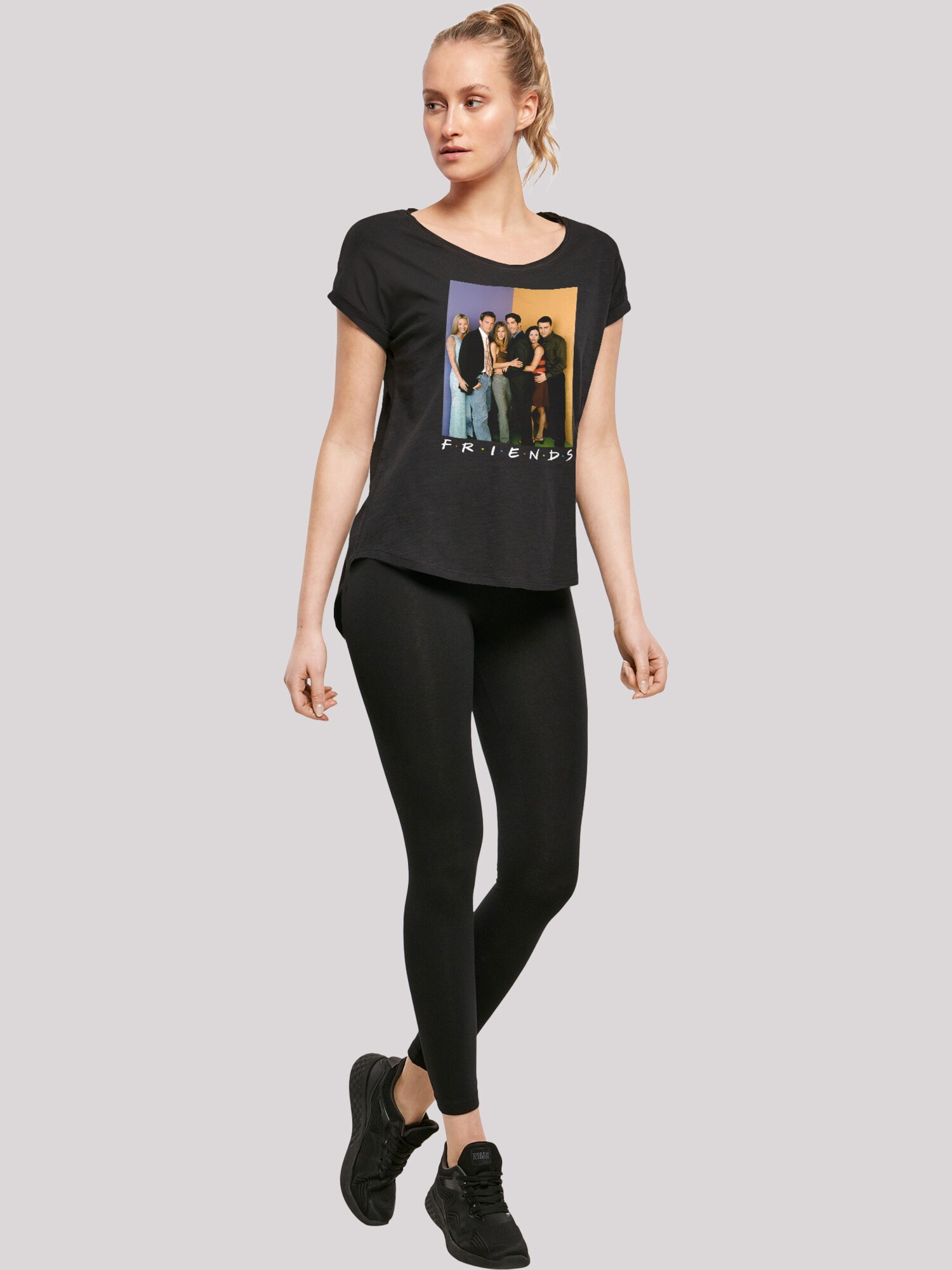 Thumbnail - F4NT4STIC T-Shirt Friends Group Photo