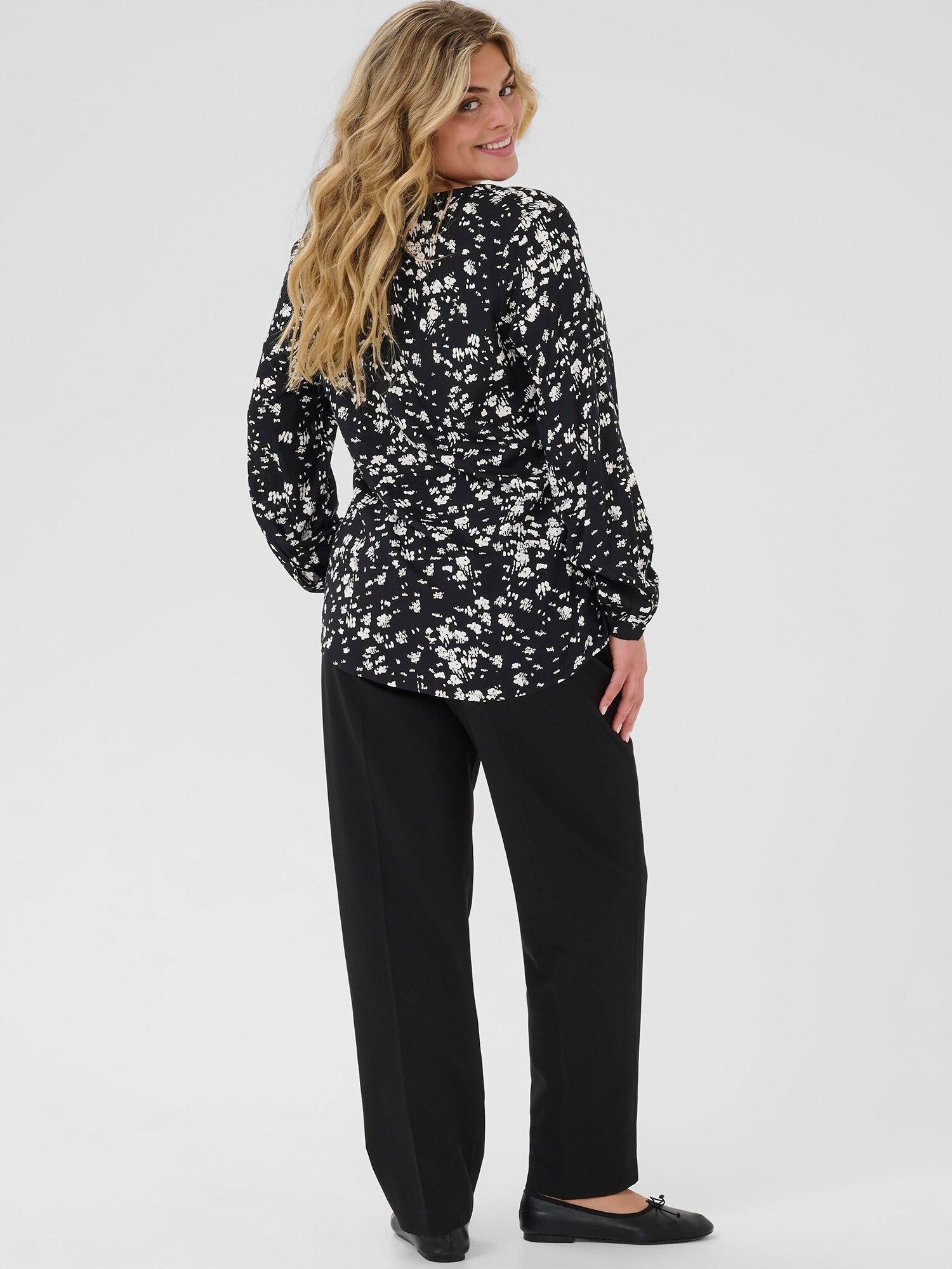 Thumbnail - KAFFE CURVE Bluse Bella