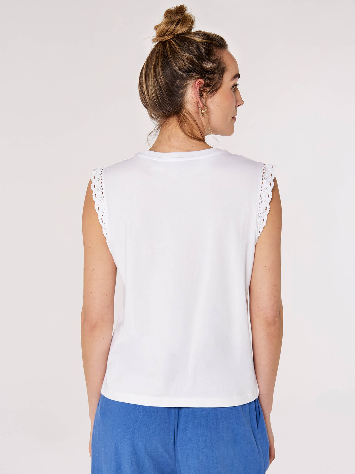 Thumbnail - Apricot T-Shirt