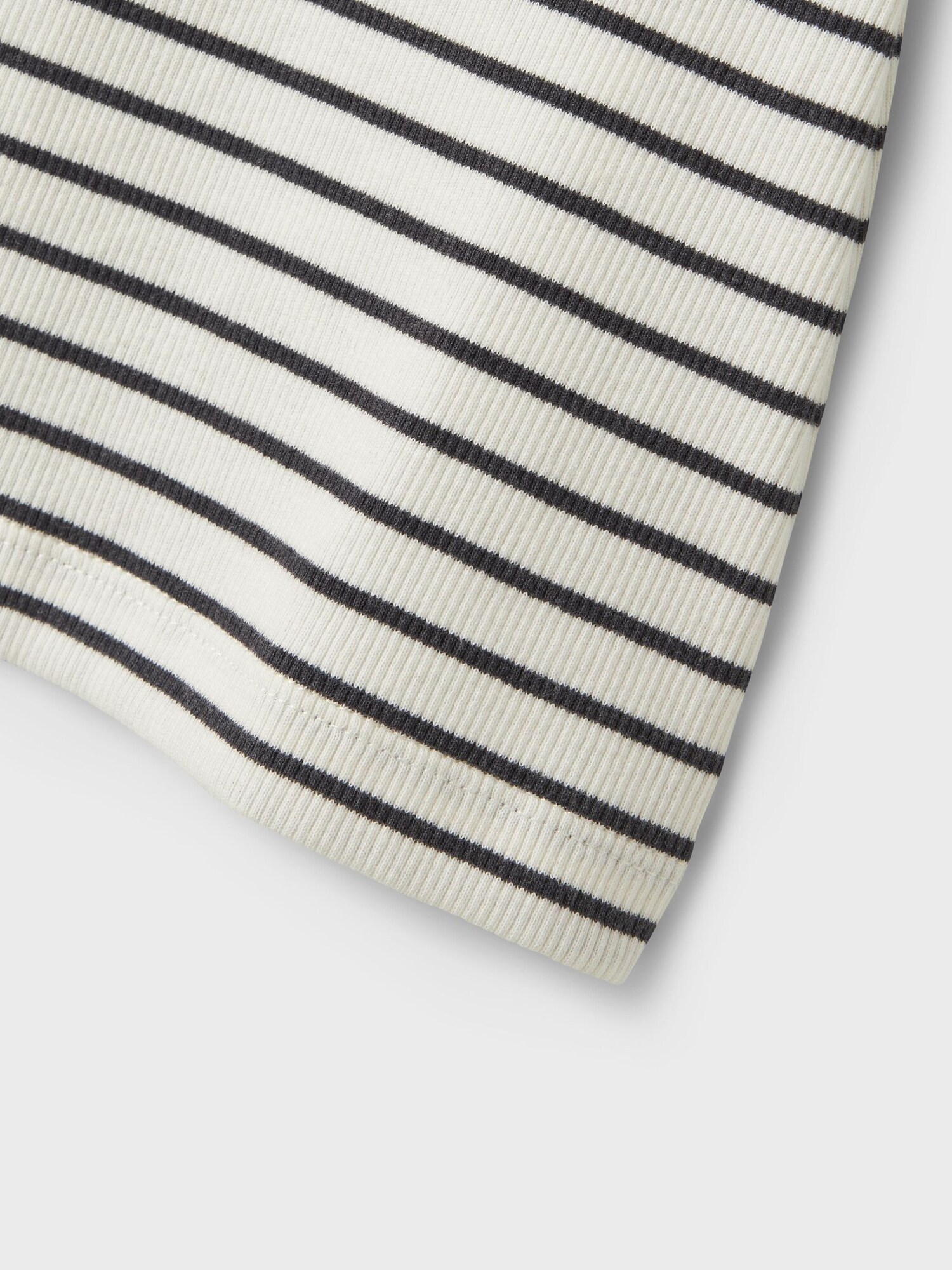 Thumbnail - T-Shirt