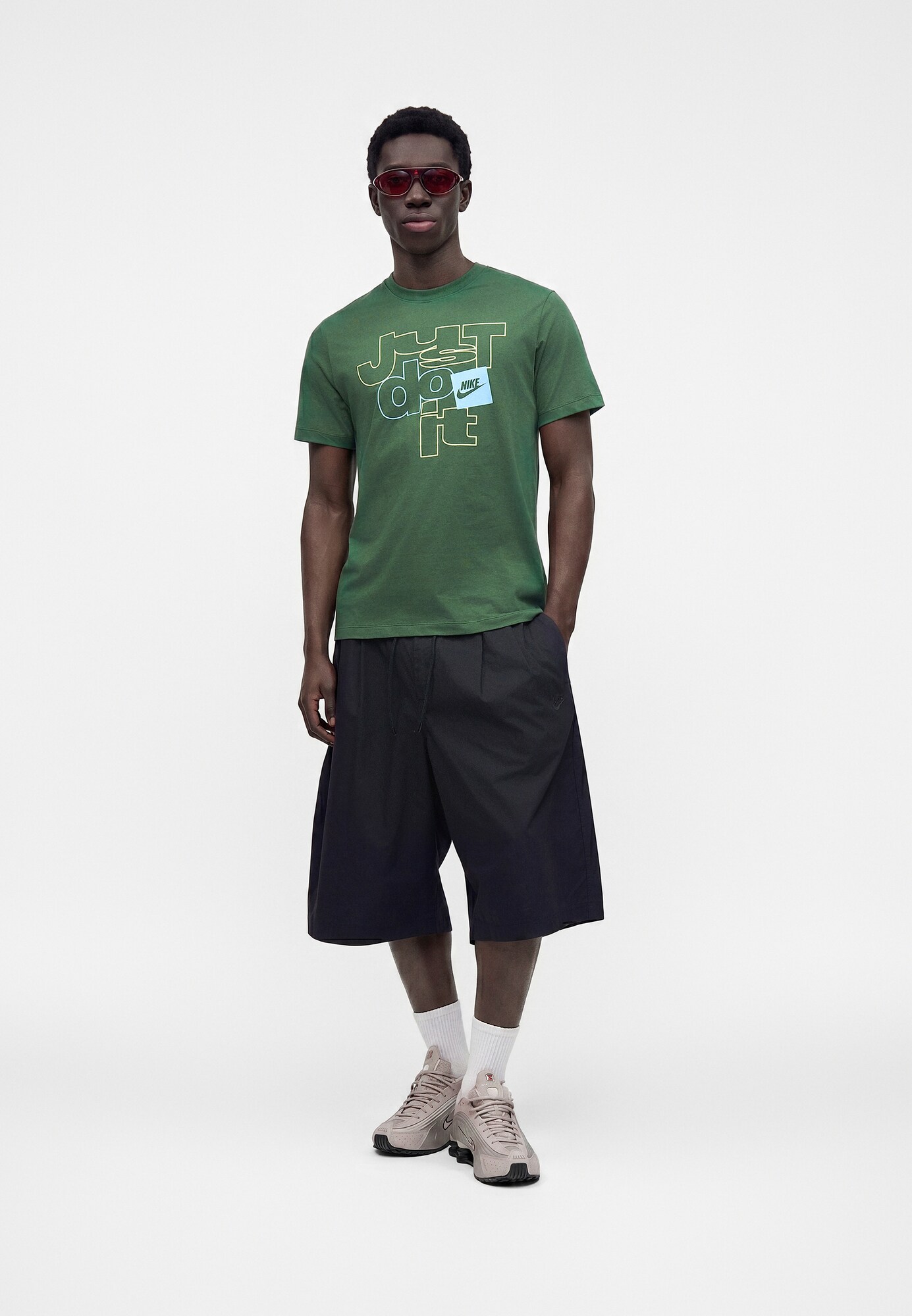 Nike Sportswear Camiseta  azul oscuro / amarillo claro / esmeralda – imagen 3
