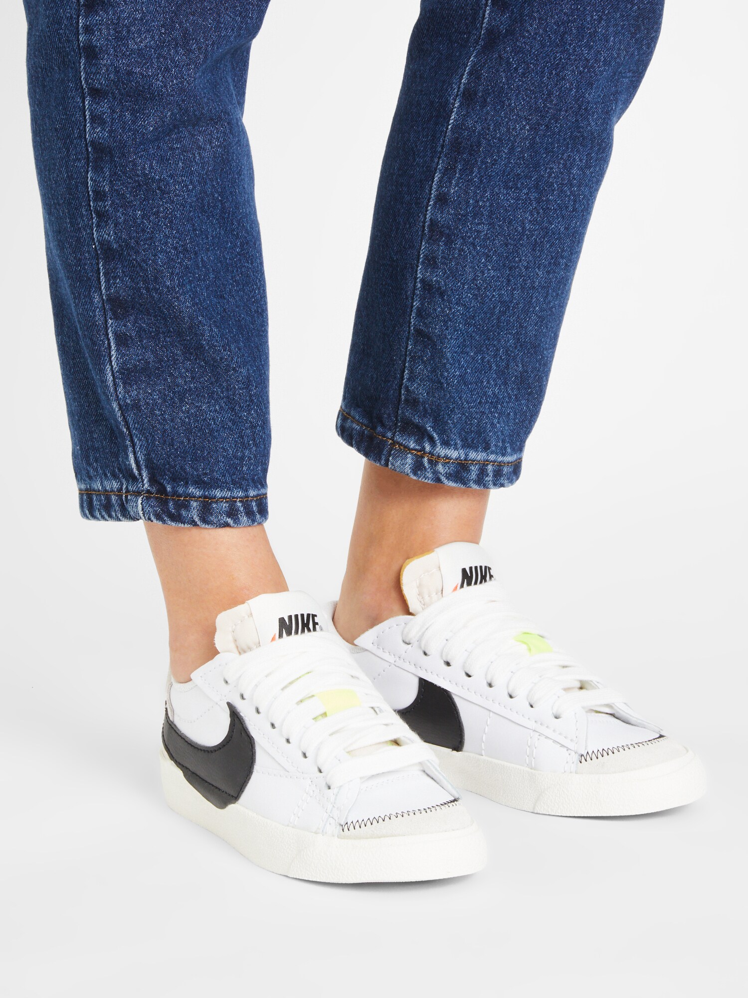 Nike Sportswear Nízke tenisky 'BLAZER 77 JUMBO' béžová / neónovo žltá / čierna / biela (obrázok 6)