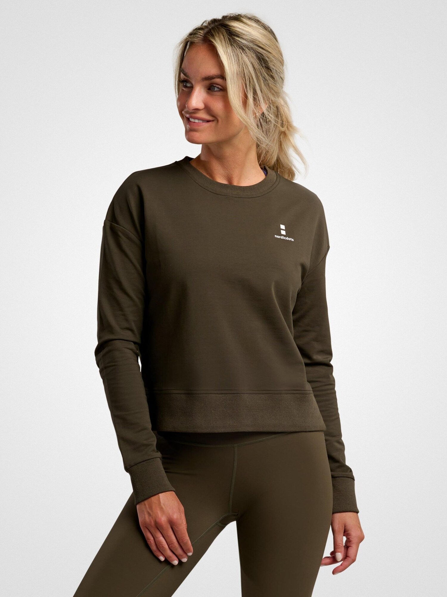 nordicdots Camiseta deportiva  oliva