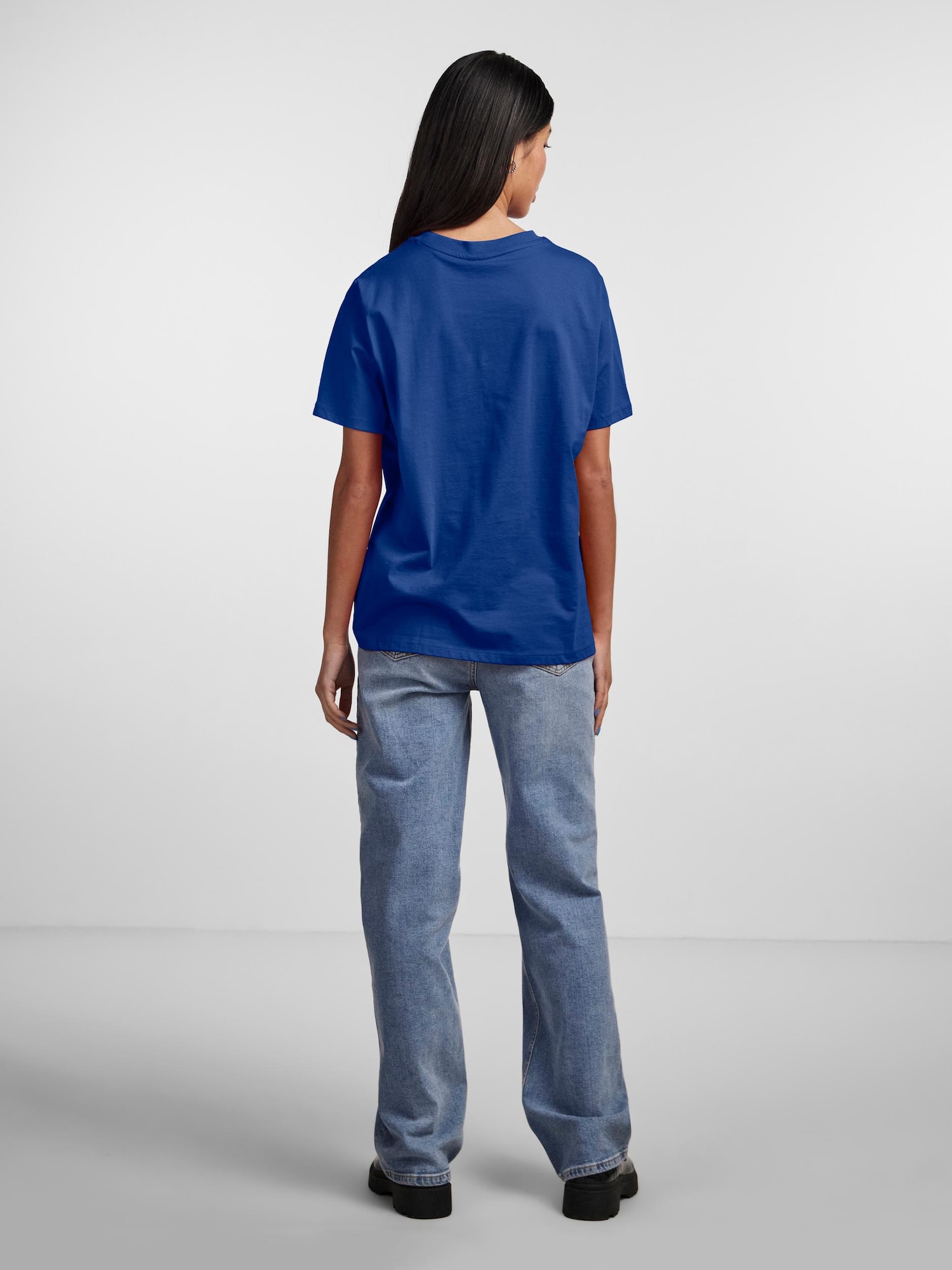 Thumbnail - Shirt 'RIA'