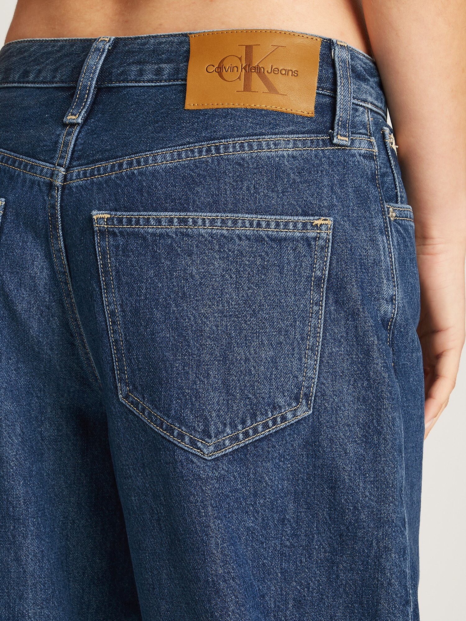 Calvin Klein Jeans Džínsy '90'S LOOSE' modrá denim (obrázok 6)