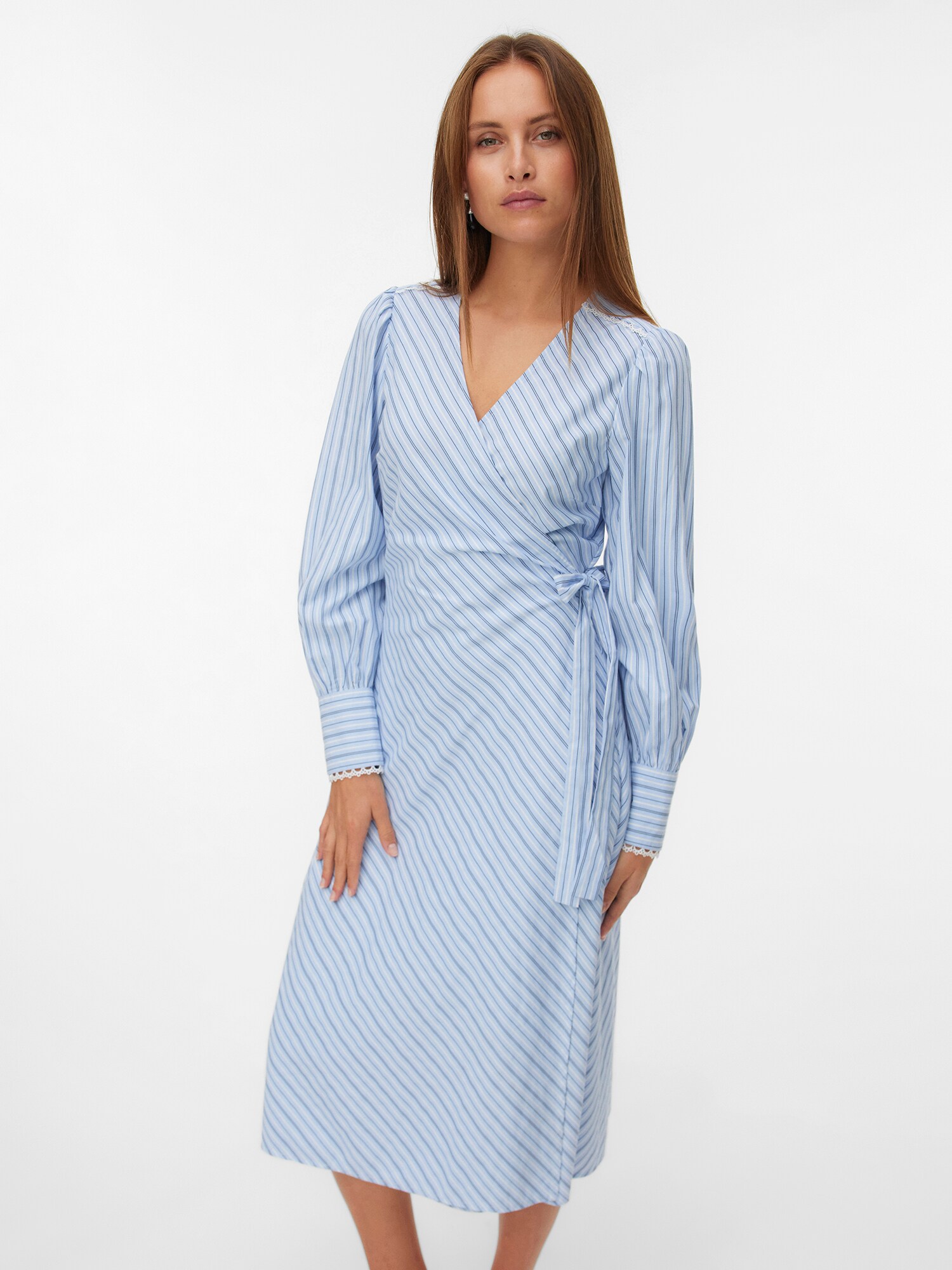 VERO MODA Šaty 'VMFANNI'  modrá / svetlomodrá / biela (obrázok 2)
