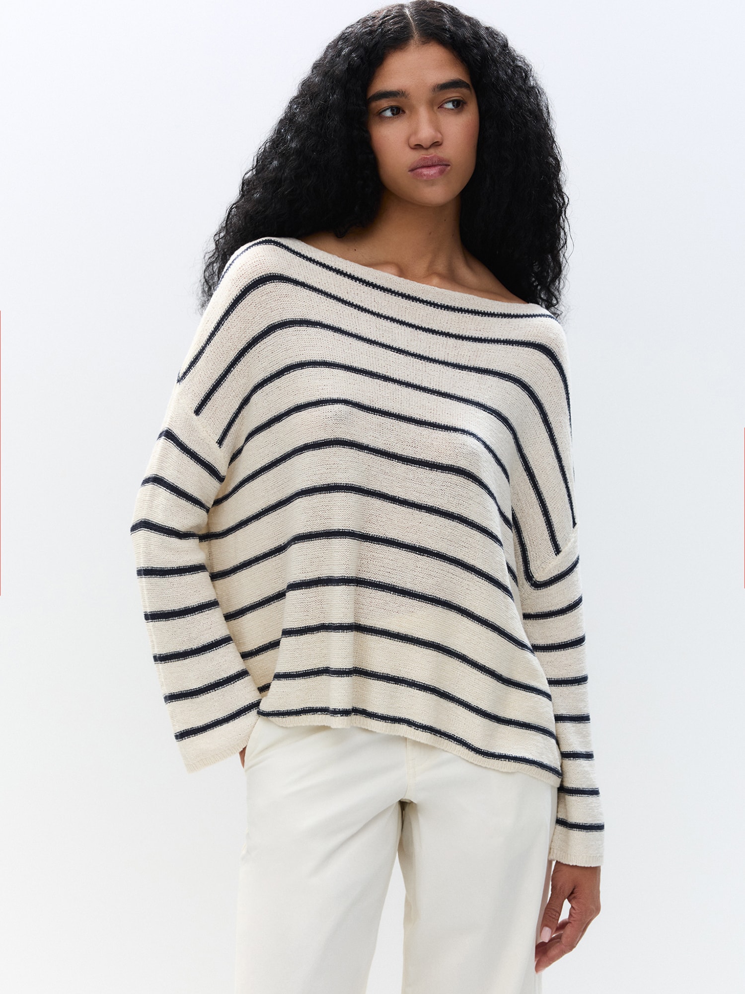 Pull&Bear Pulóver ekrü / fekete termék 2. képe