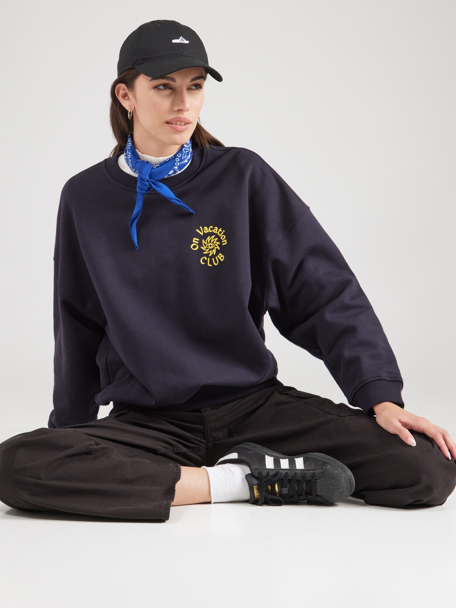 Thumbnail - On Vacation Club Sweatshirt Cruise