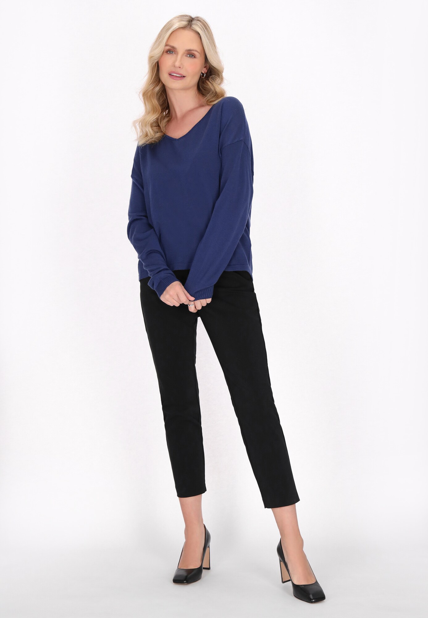 Thumbnail - usha BLACK LABEL Pullover