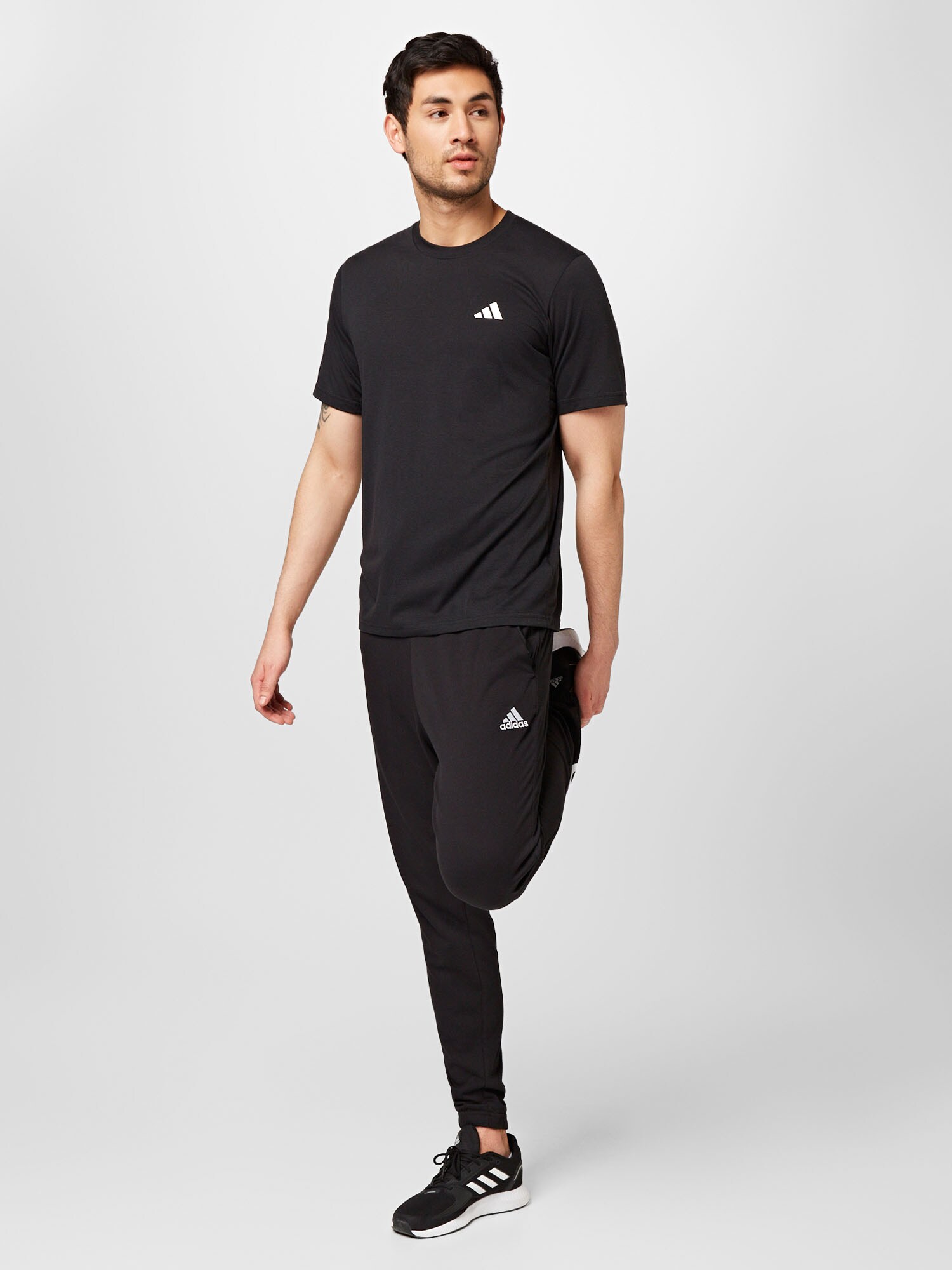 Thumbnail - Sportshirt 'Train Essentials'
