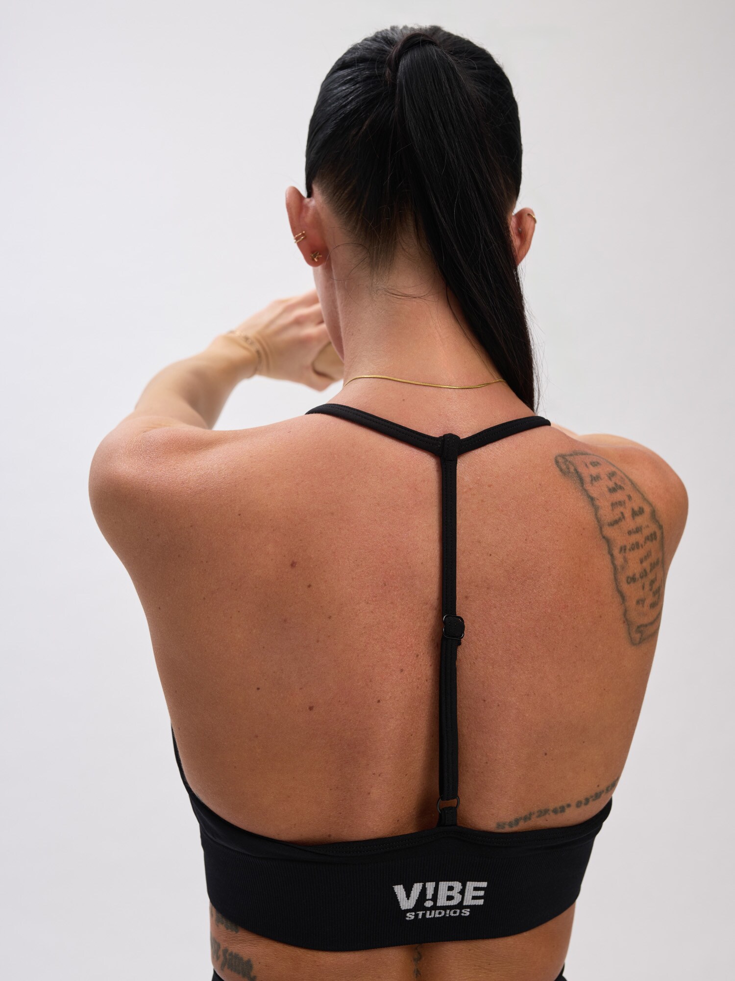 Thumbnail - V!BE STUD!OS Sporttop Dena