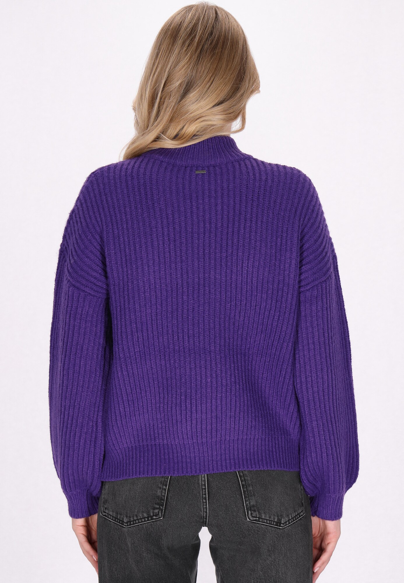 Thumbnail - Pullover