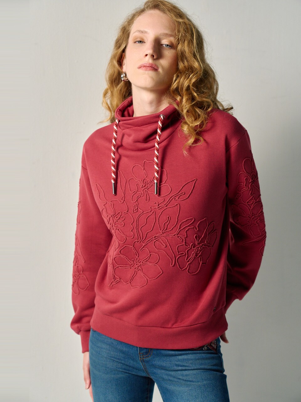 Sweatshirt