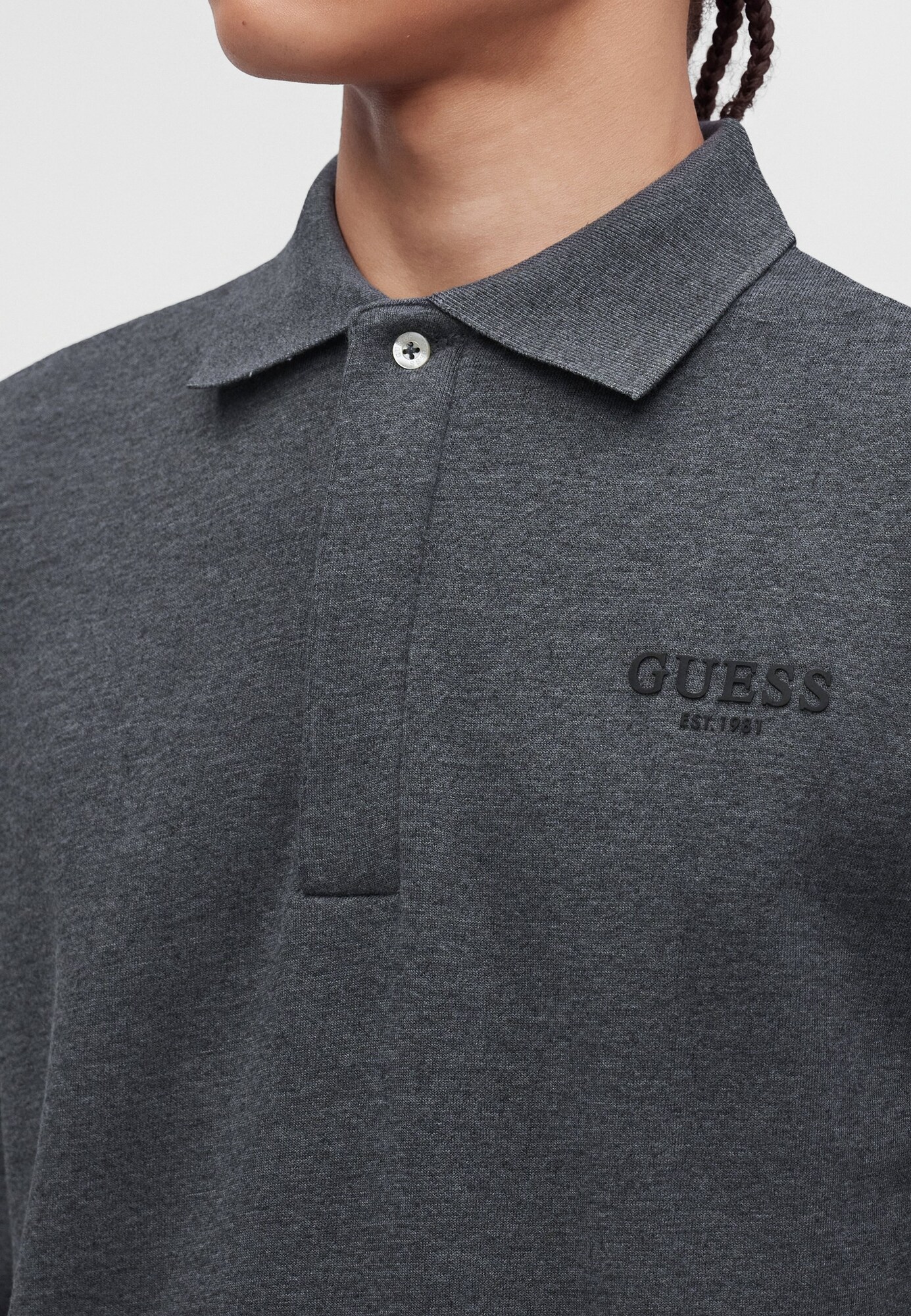 GUESS Sudadera  gris moteado – imagen 4