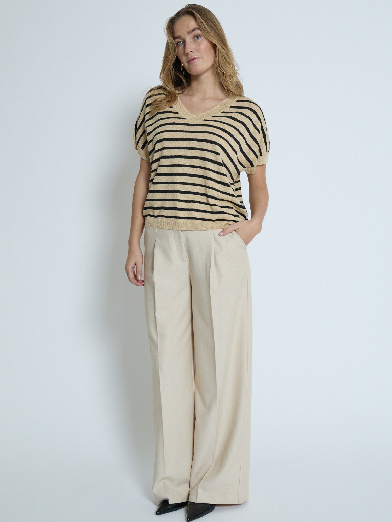 Thumbnail - Peppercorn T-Shirt Alayan