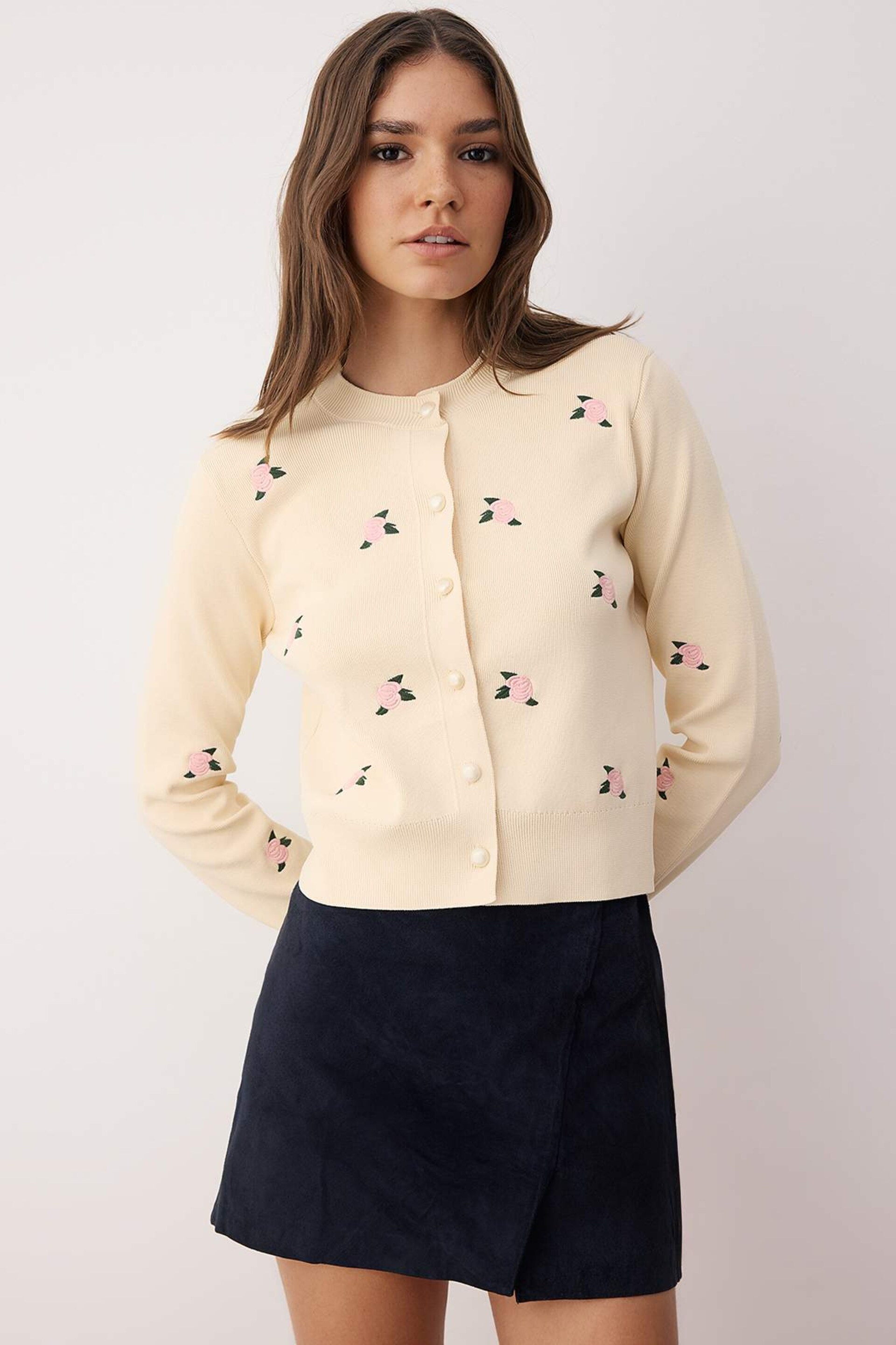 Trendyol Kofta ljusbeige / smaragd dam