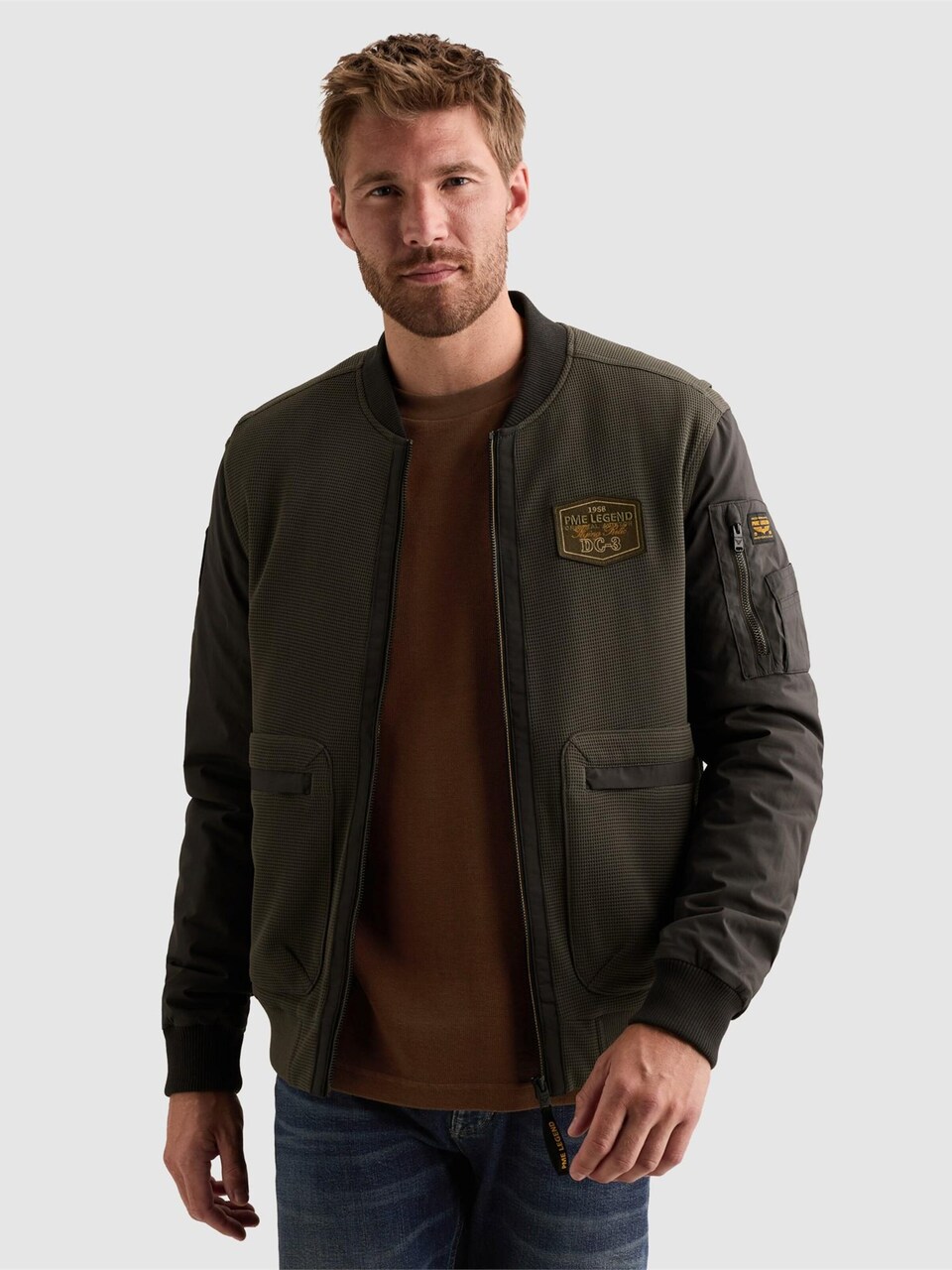 Övergångsjacka 'Hybrid jacket with badges and zipper closure'
