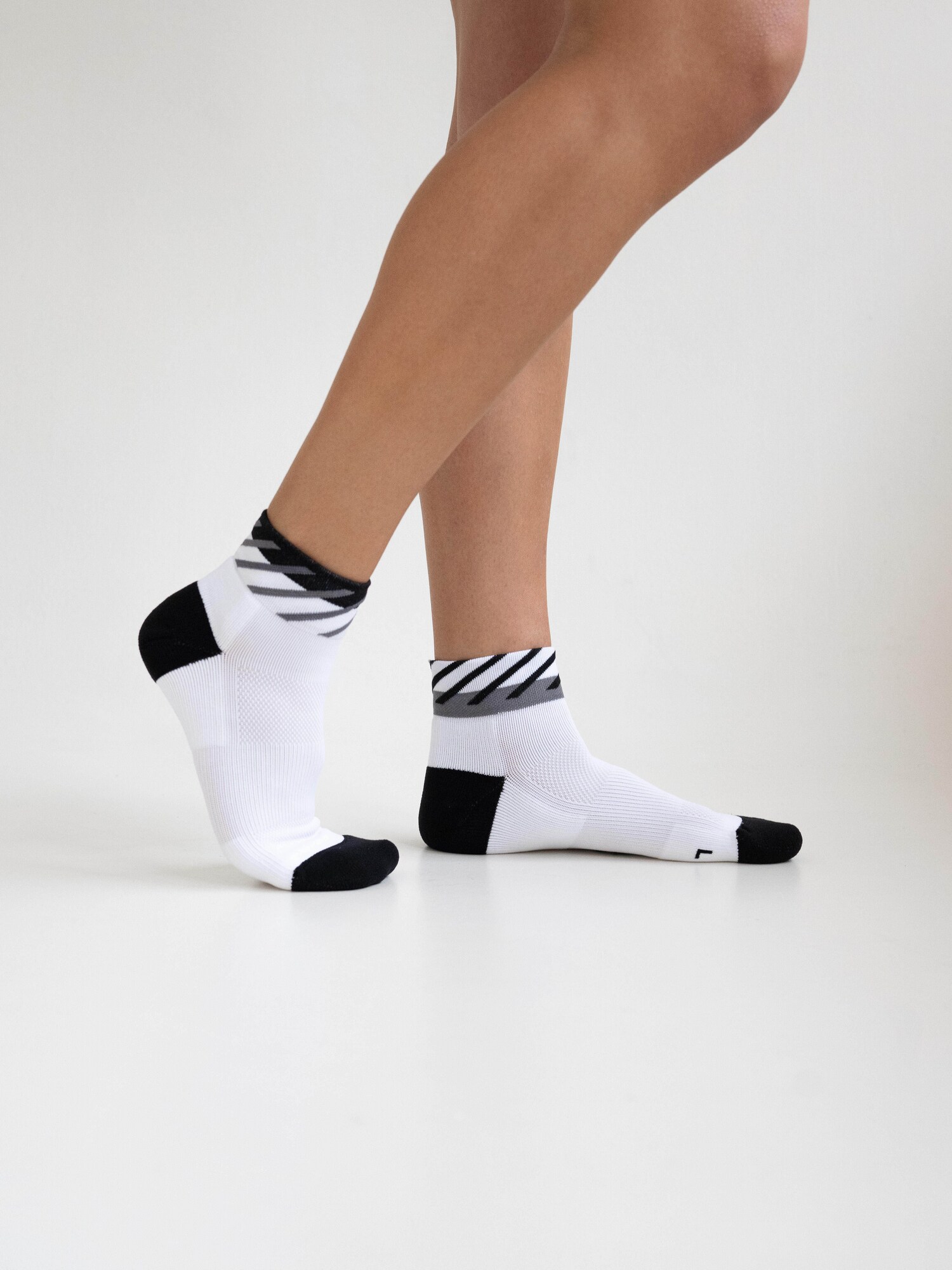 Thumbnail - INCYLENCE Sportsocken DISRUPTS SHORT