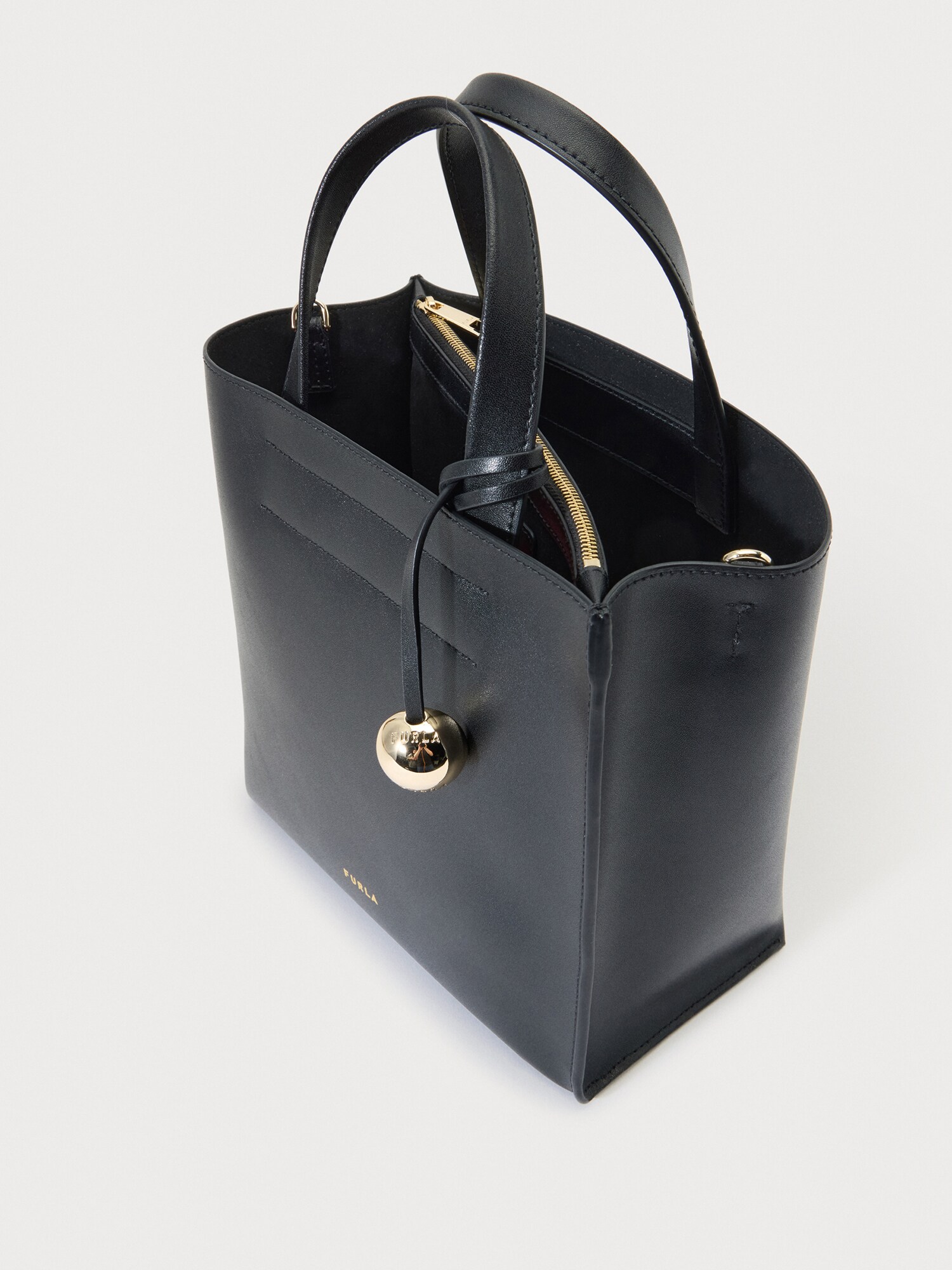 FURLA Shopper 'DIVIDE IT'  čierna (obrázok 4)