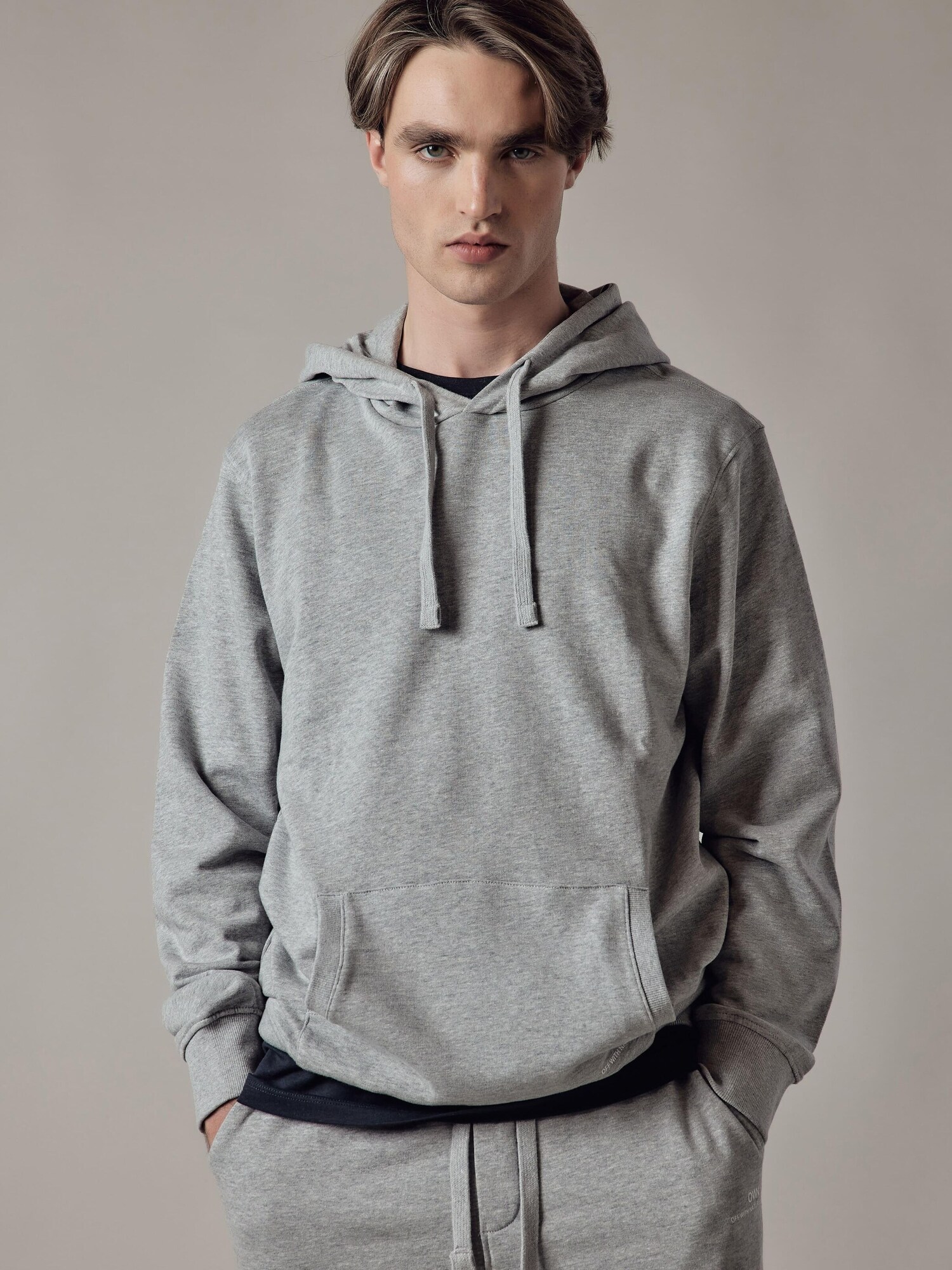 OWN Off With Nature Sweater majica 'Felpa Felpata con Cappuccio' svijetlosiva
